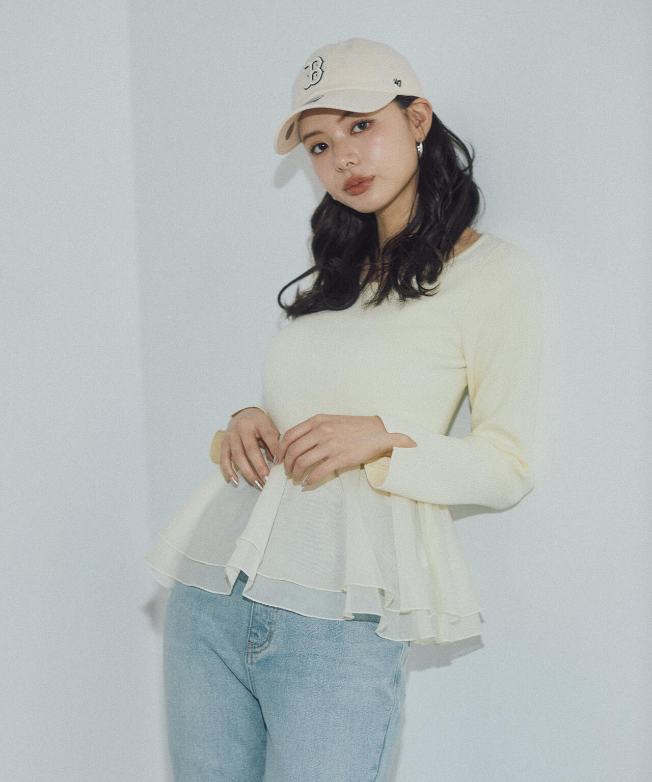 〈a/mie〉シアーペプラムリブニット