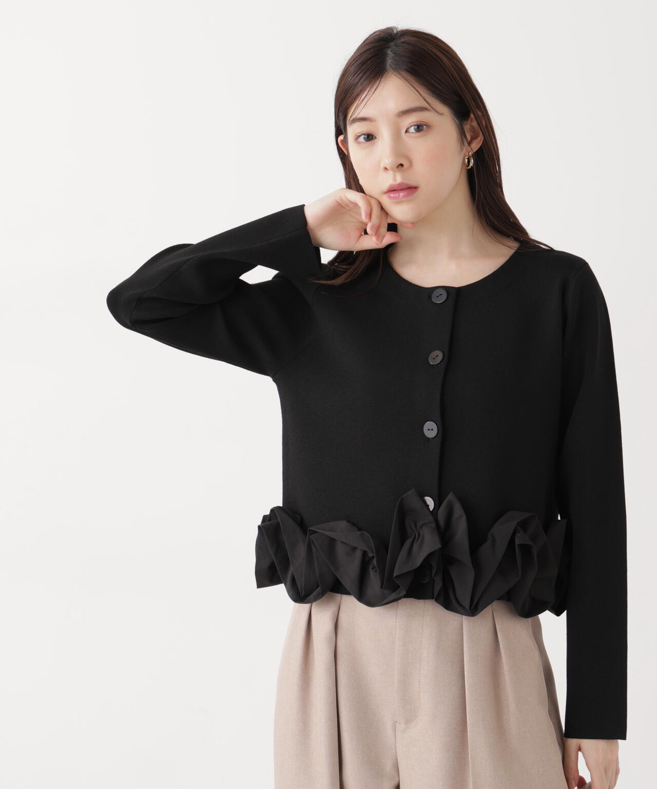 〈a/mie〉ホイップペプラムニット