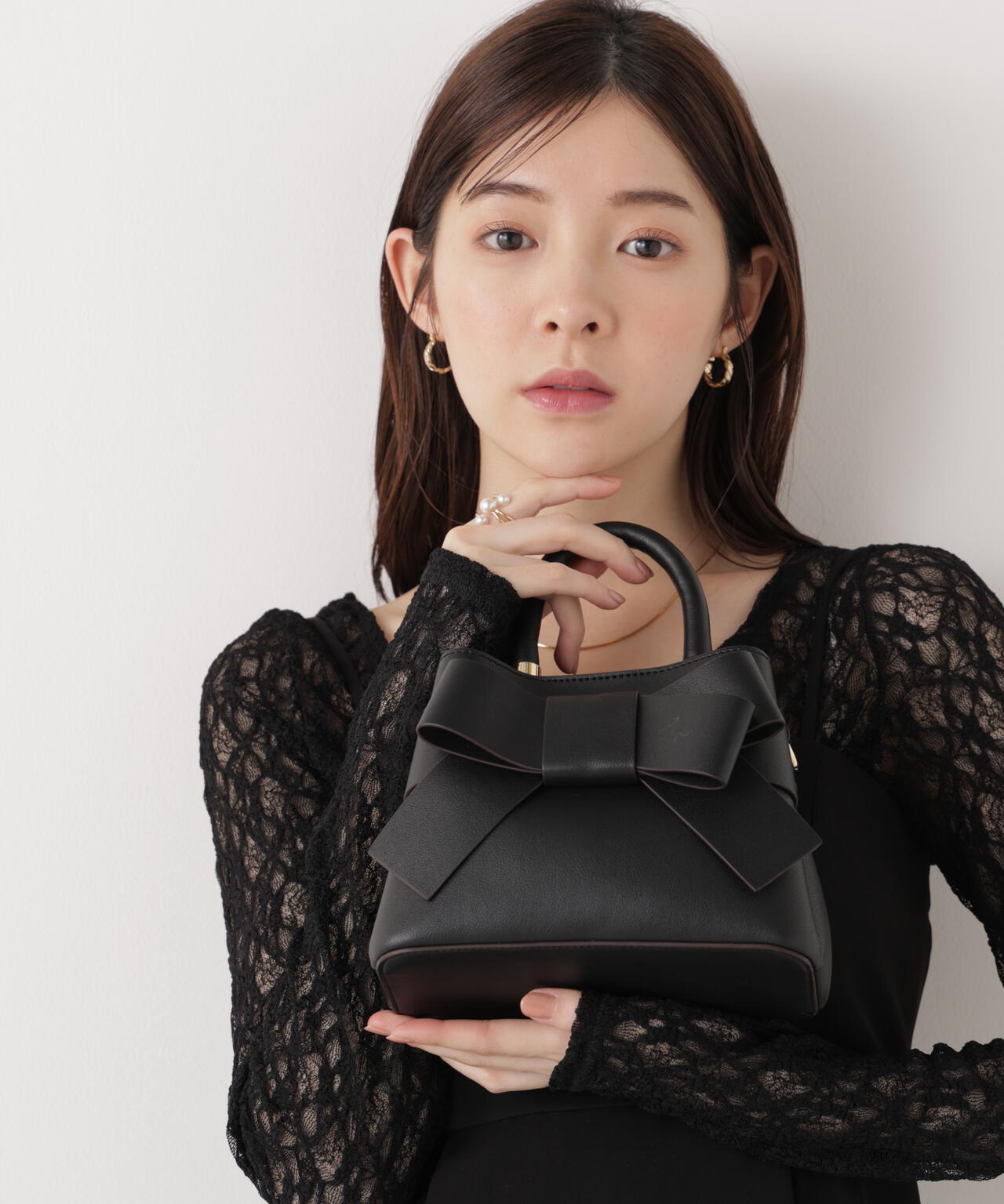 フロントリボンバッグミニ【ブラック・アイボリー:official site・ZOZOTOWN・一部店舗限定】