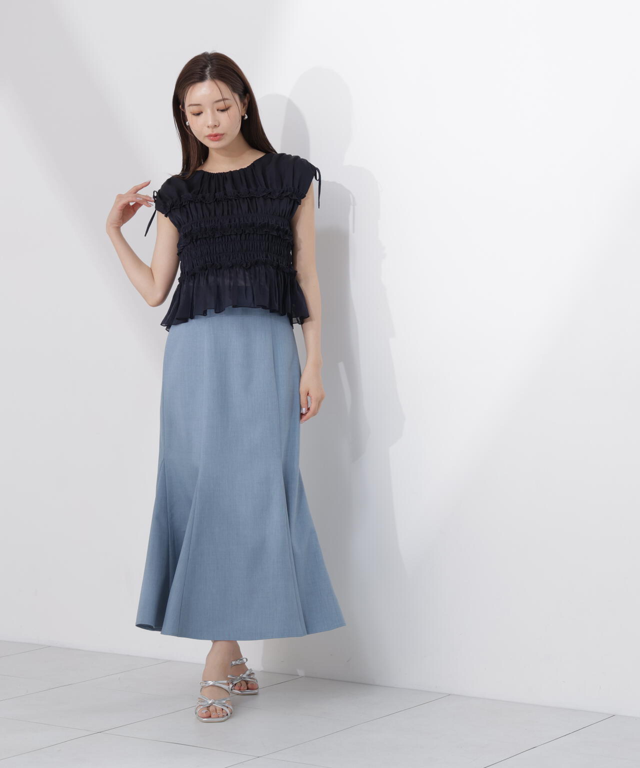 <青島心さん着用>〈a/mie〉シャーリングフリルブラウス