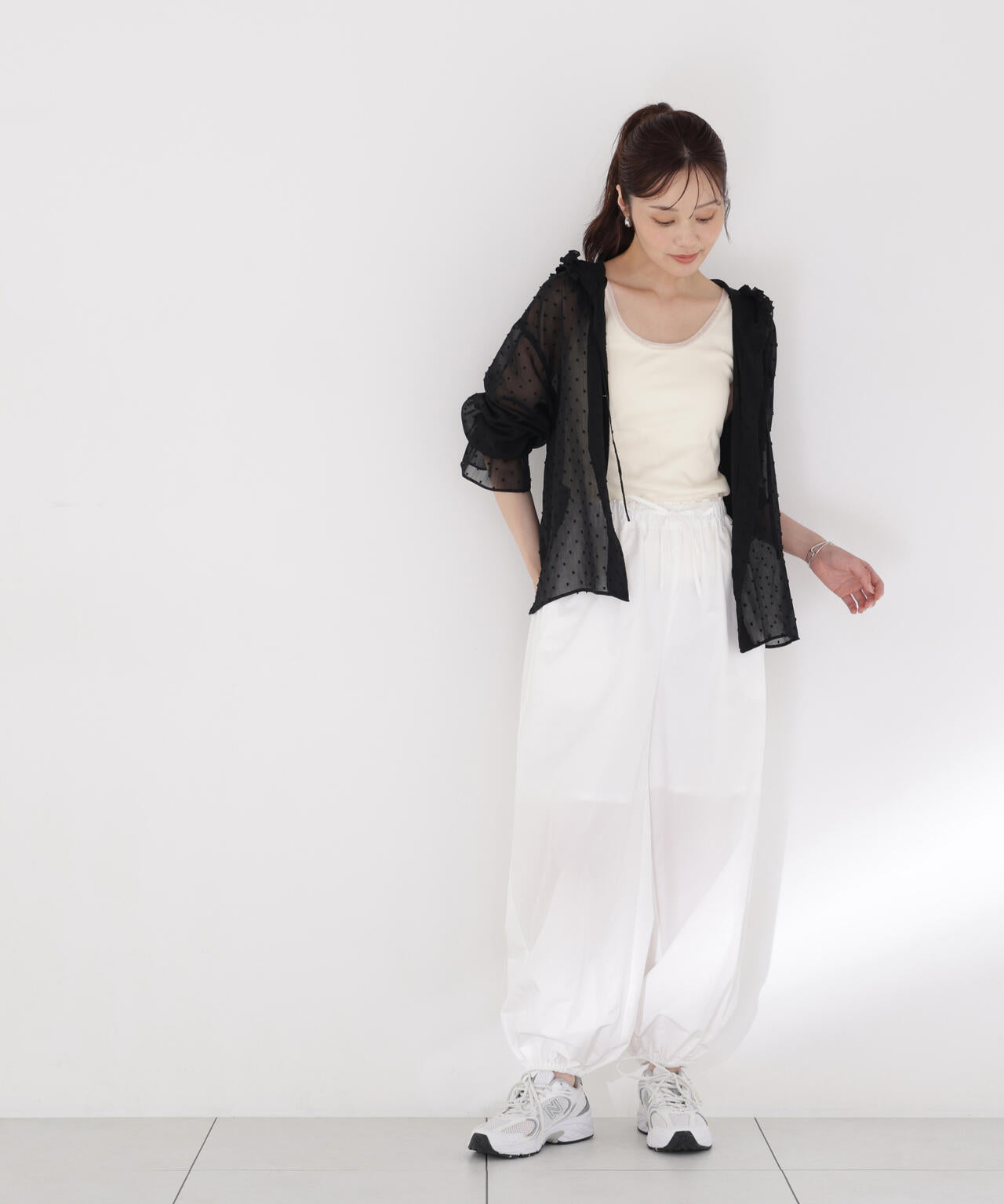 166cm B:78 W:56 H:83 S:24.5cm 着用サイズ:FR