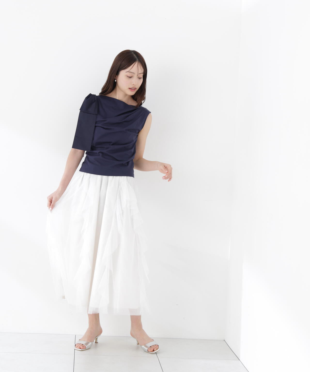165cm B:82 W:59 H:86 S:25cm 着用サイズ:M