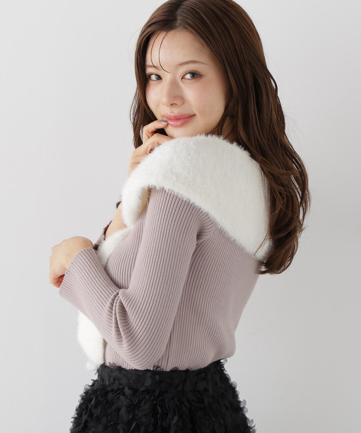 <加藤栞さん着用>ミニシャギーケープニットトップス