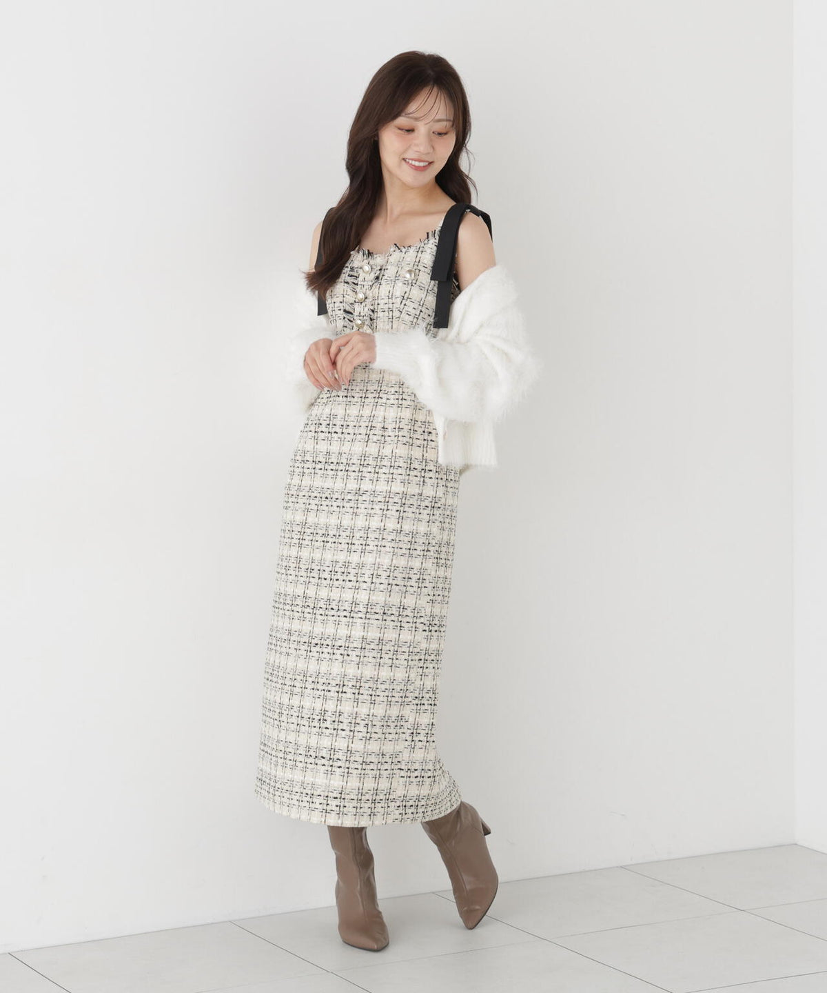 166cm B:78 W:56 H:83 S:24.5cm 着用サイズ:FR