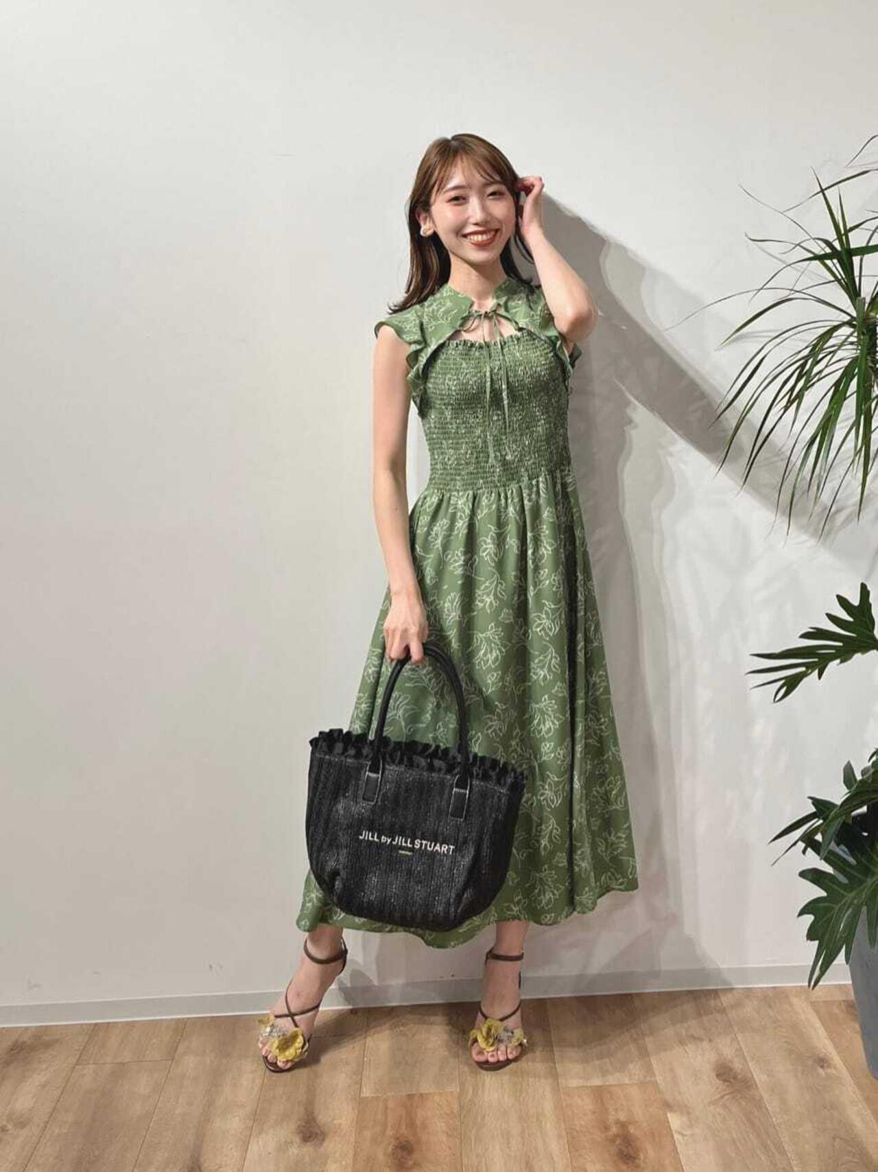 156cm 着用サイズ:FR