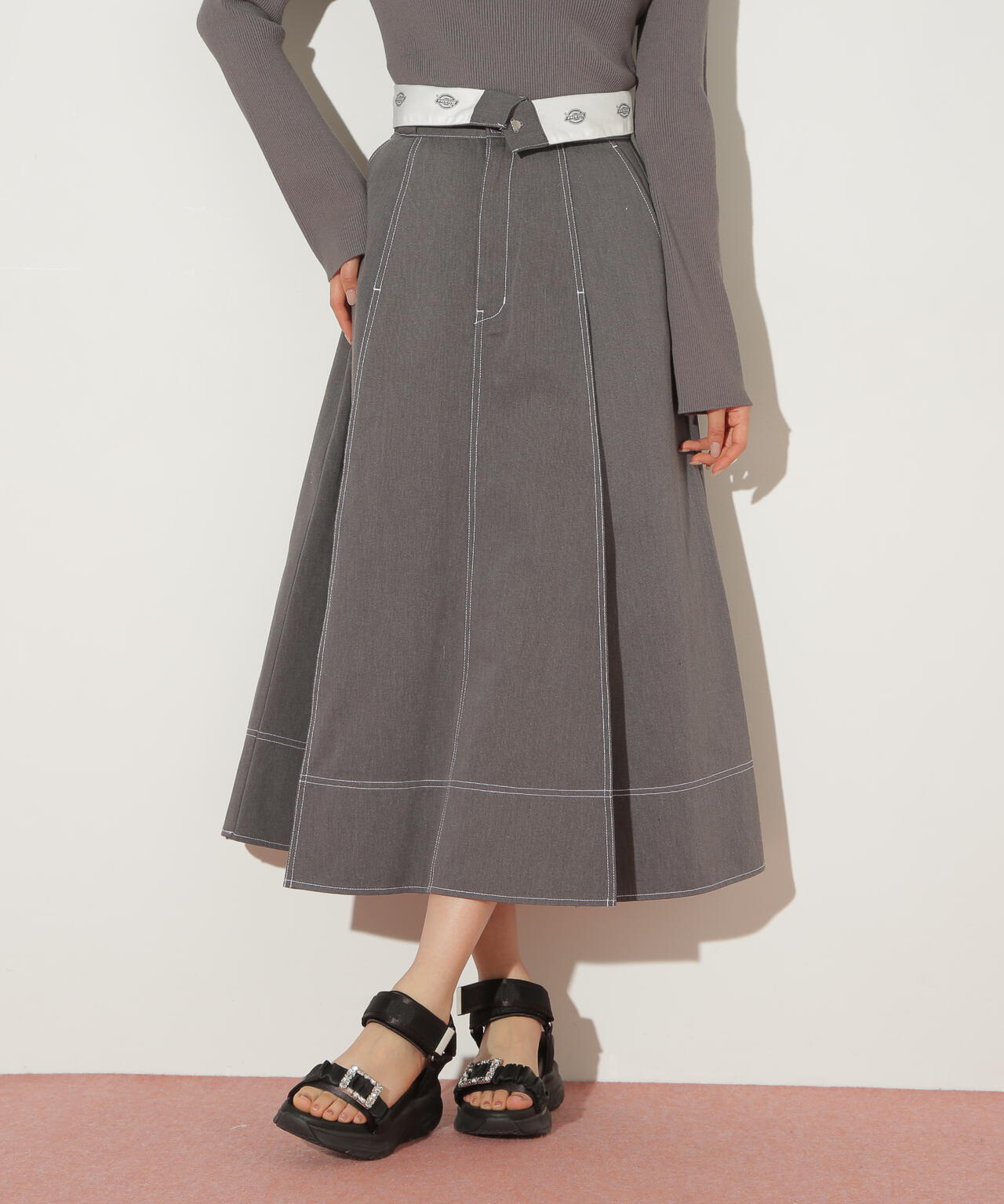 「Dickies × JILL by JILL STUART」別注ステッチロングスカート