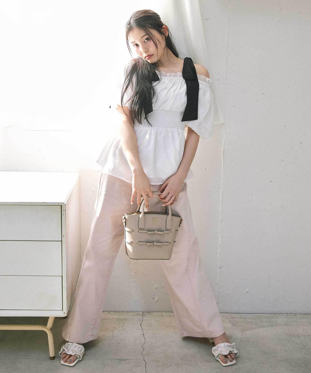 ハイウエストストレートデニムパンツ