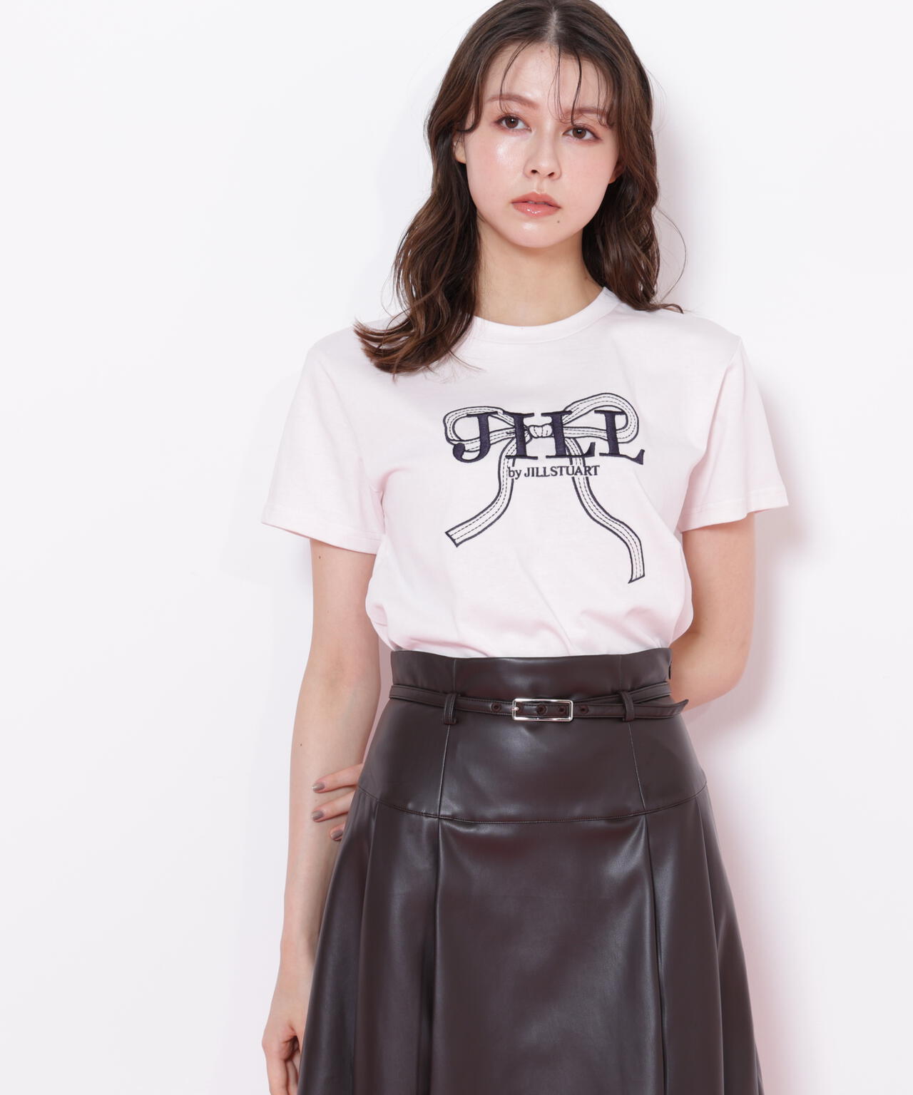 ビッグリボンロゴ刺繍Tシャツ