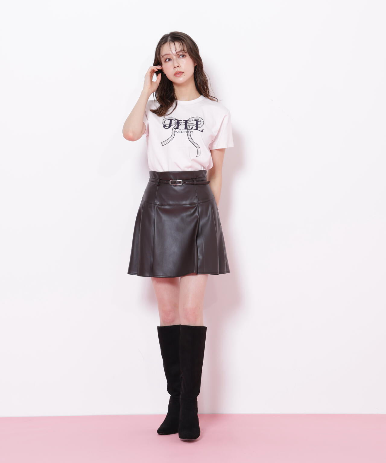 ビッグリボンロゴ刺繍Tシャツ