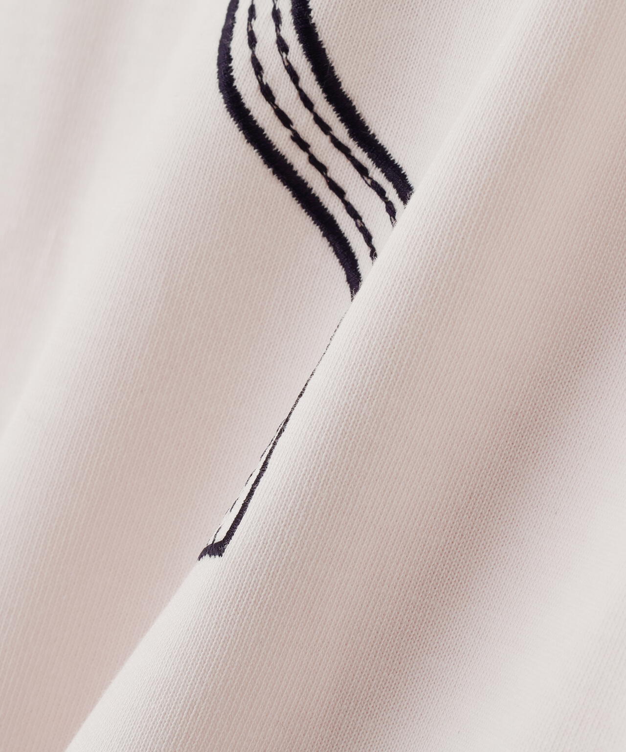 ビッグリボンロゴ刺繍Tシャツ