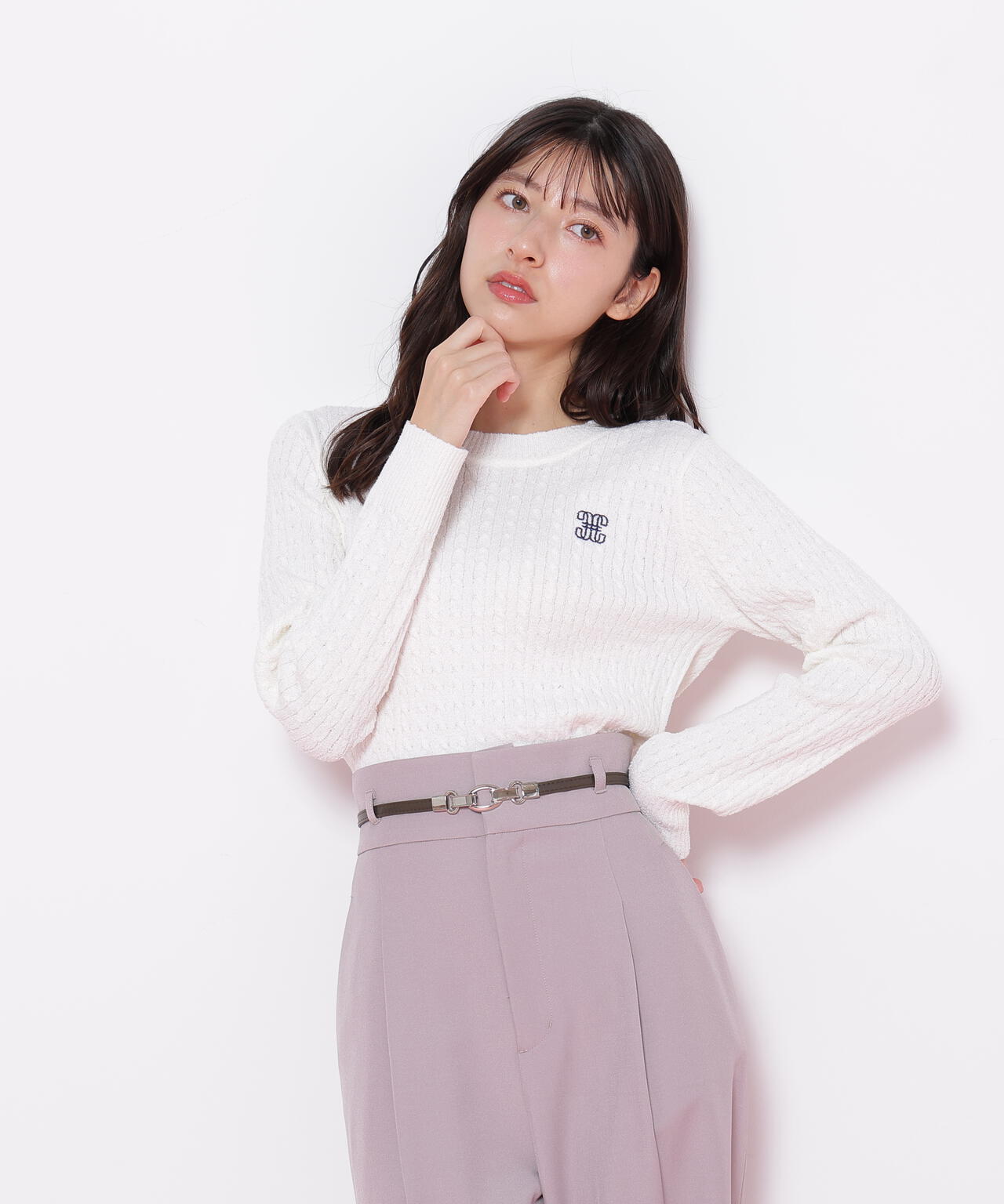 ミニブークレーケーブルニット