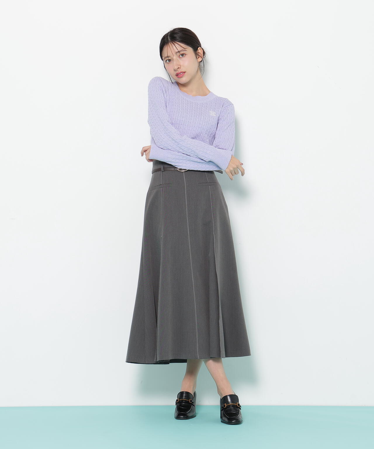 ミニブークレーケーブルニット