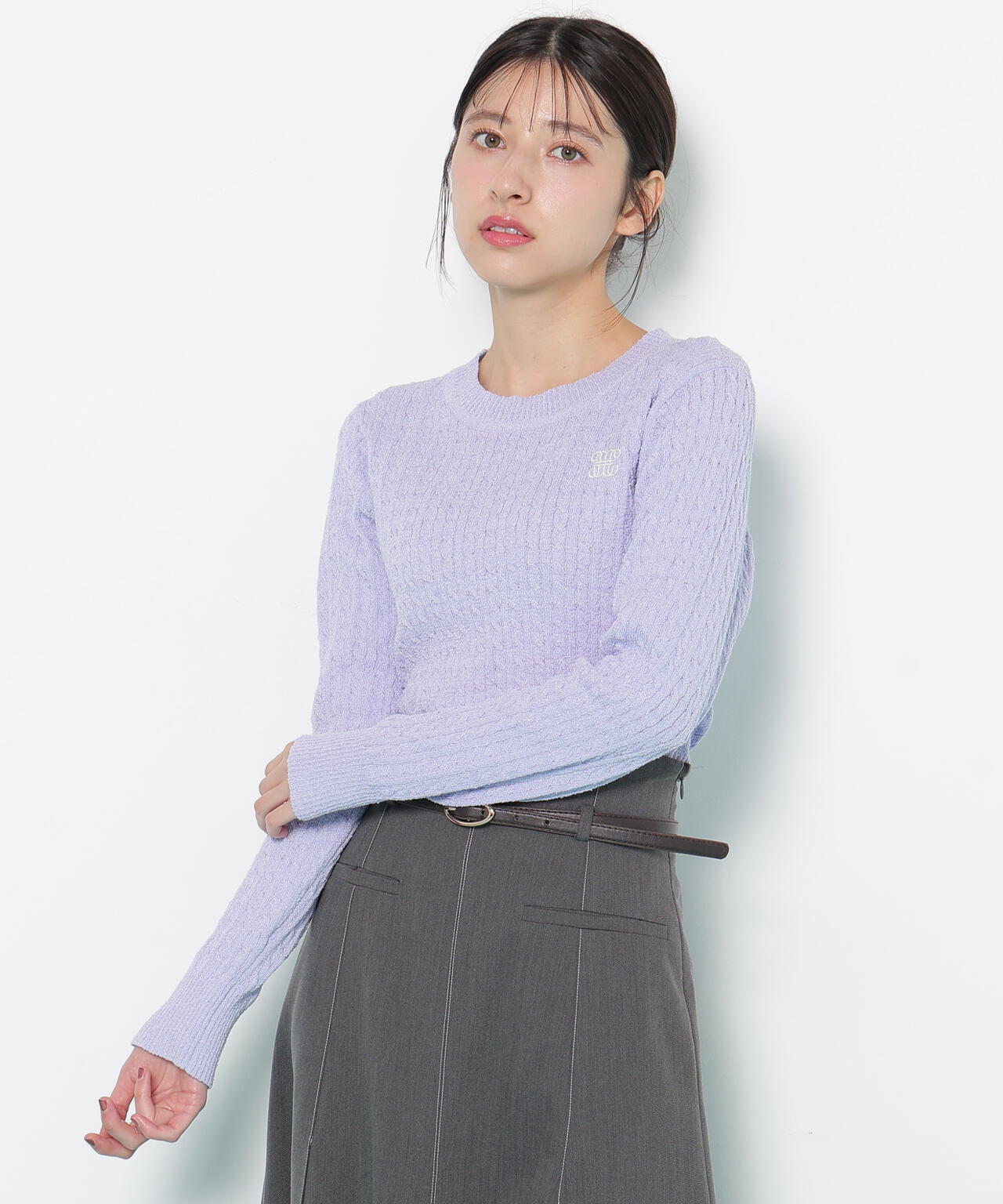 ミニブークレーケーブルニット