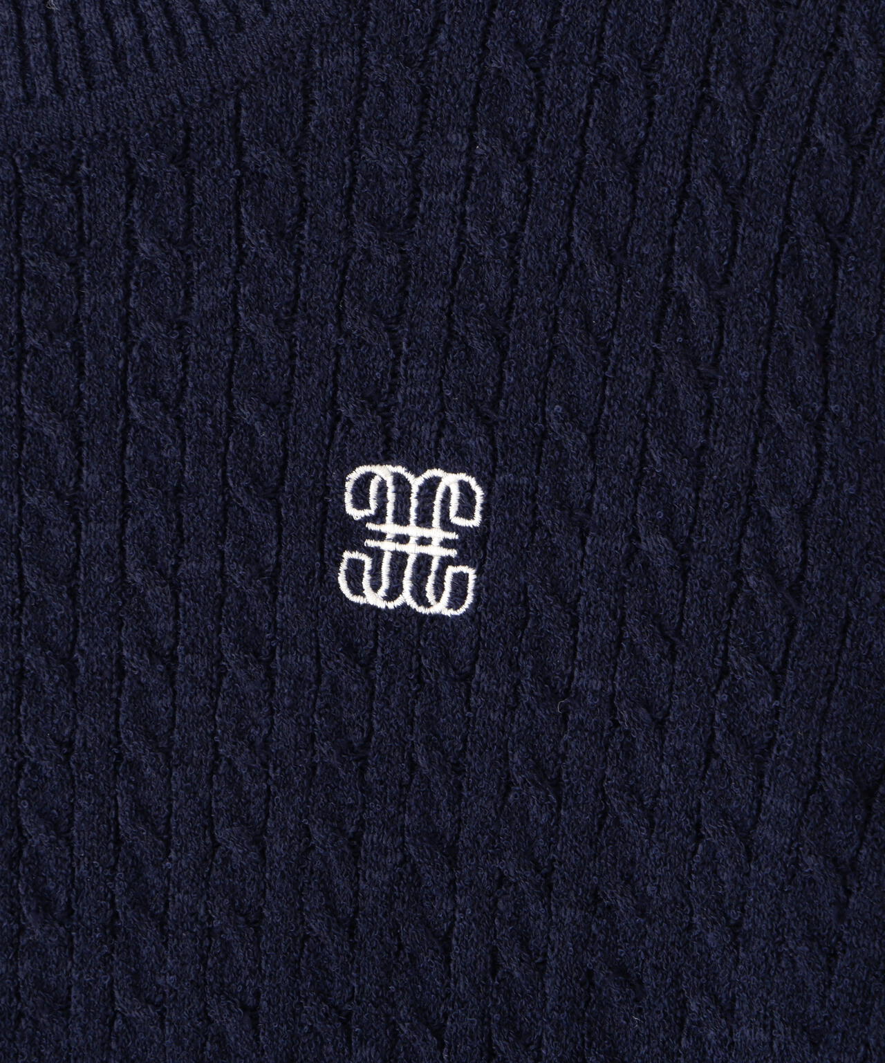 ミニブークレーケーブルニット