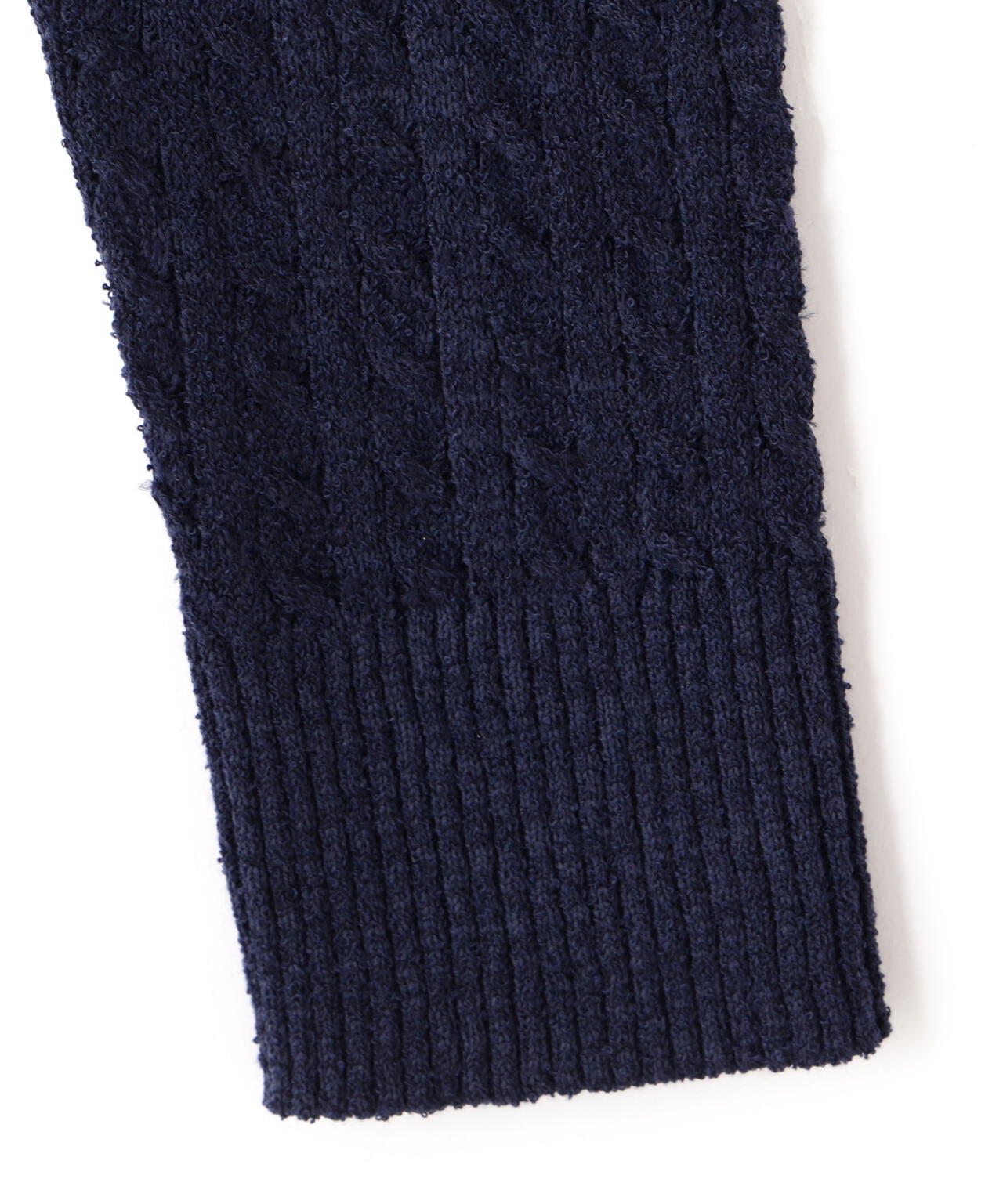 ミニブークレーケーブルニット