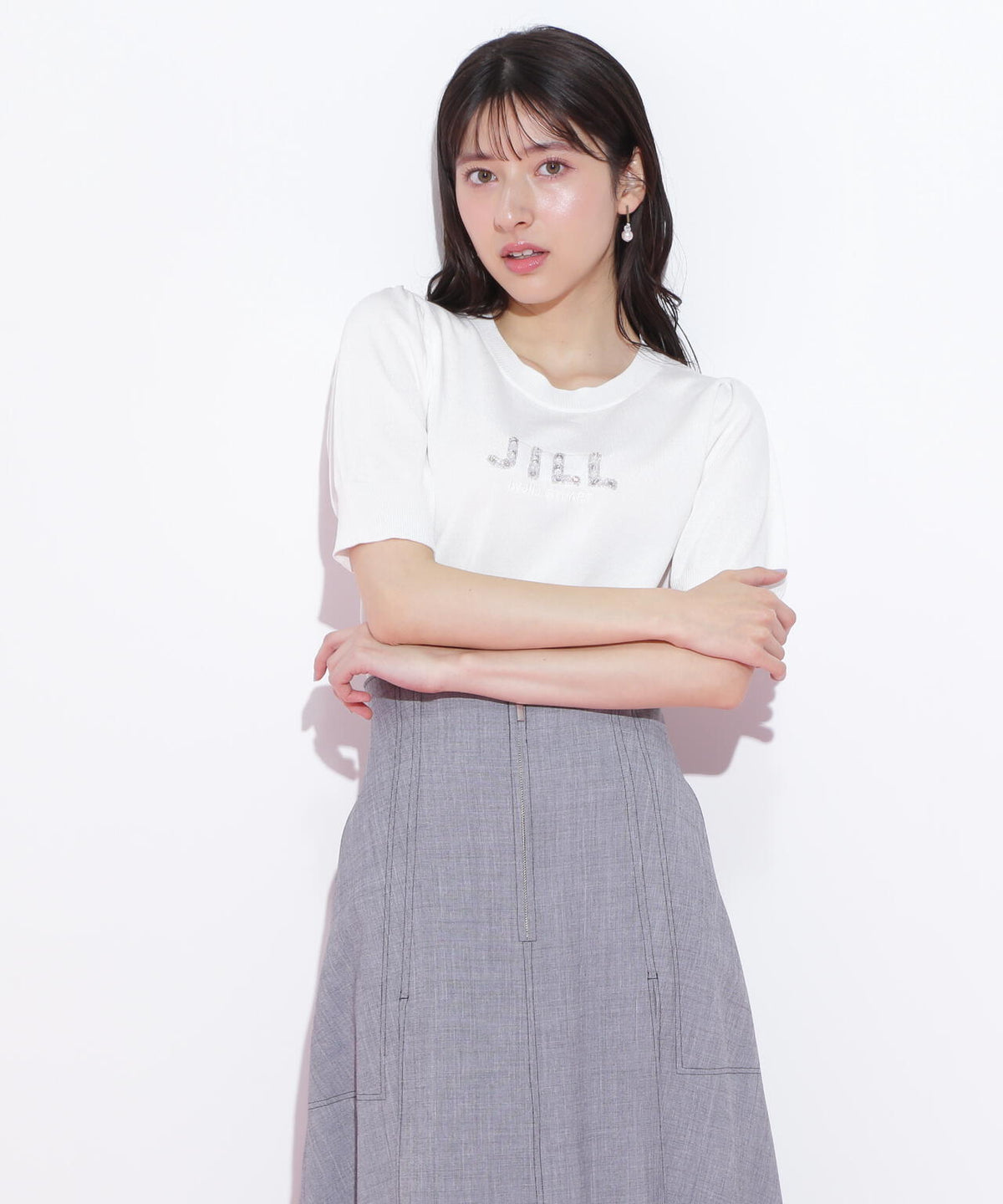 パールミニロゴパフスリーブニットトップス