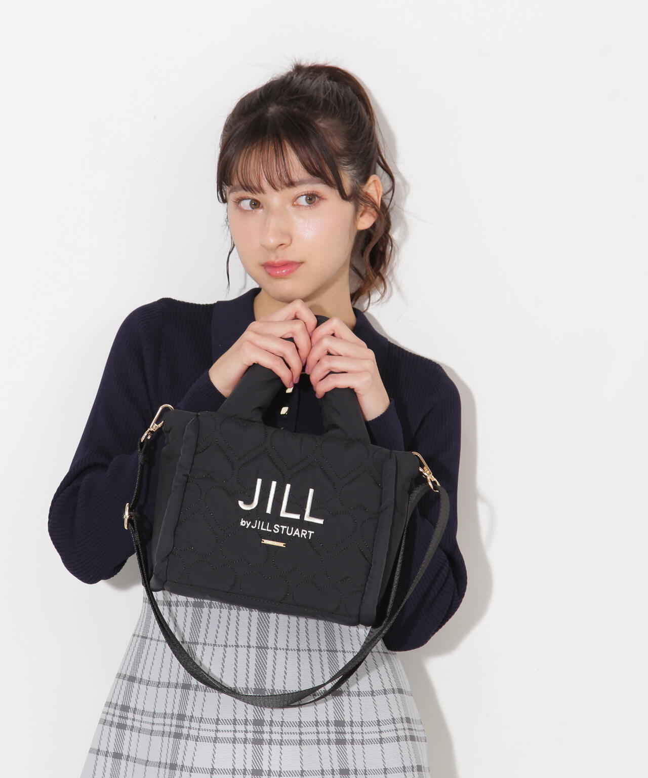 ハートパフトート WEB限定カラー:ピンクレッド