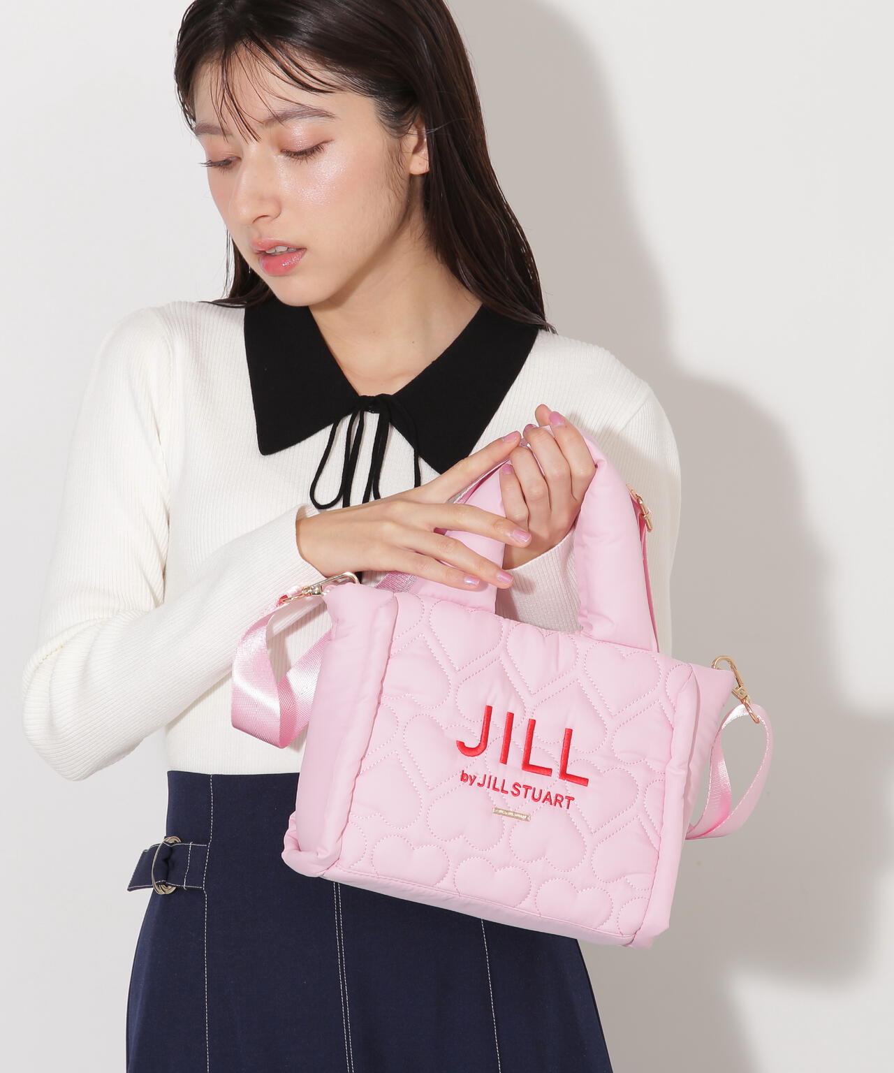 ハートパフトート WEB限定カラー:ピンクレッド