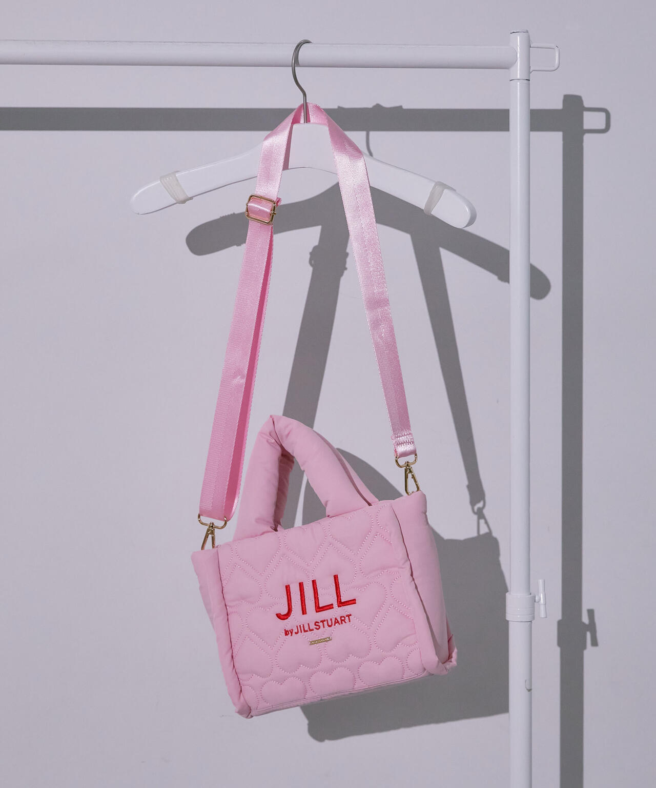 ハートパフトート WEB限定カラー:ピンクレッド