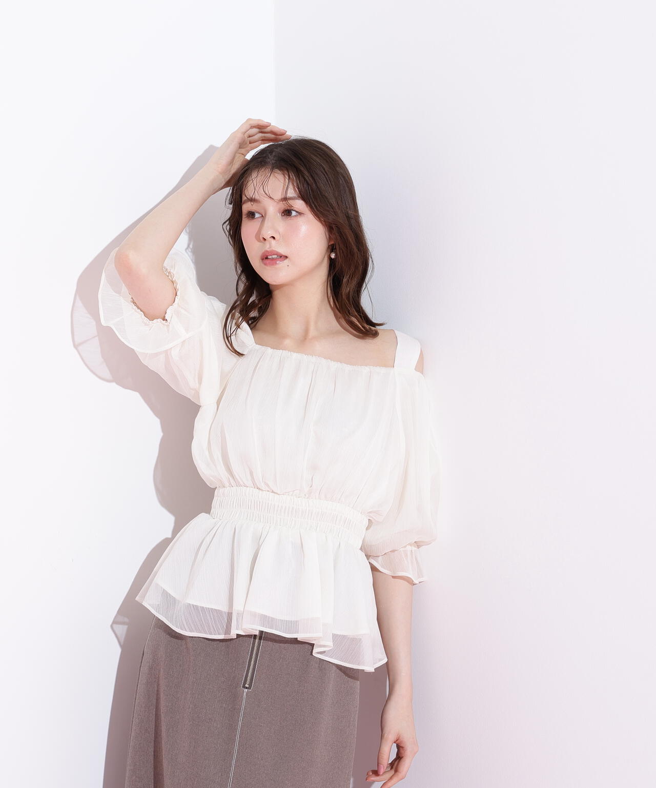 楊柳オフショルパフブラウス