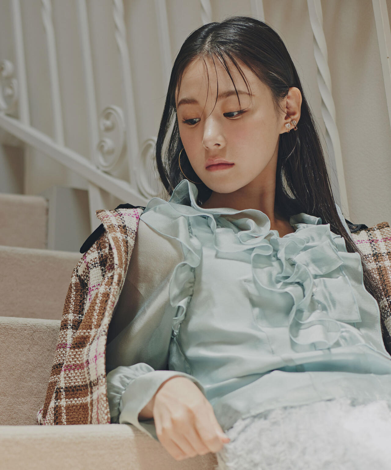 シアーフリルブラウス