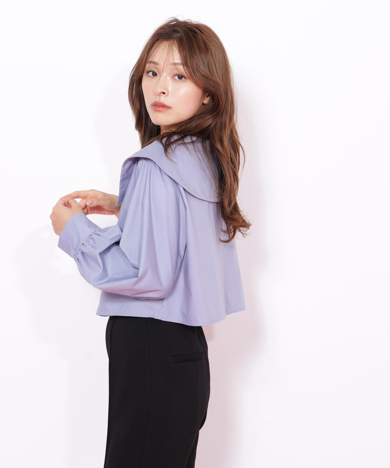 ビッグカラー短丈ブラウス