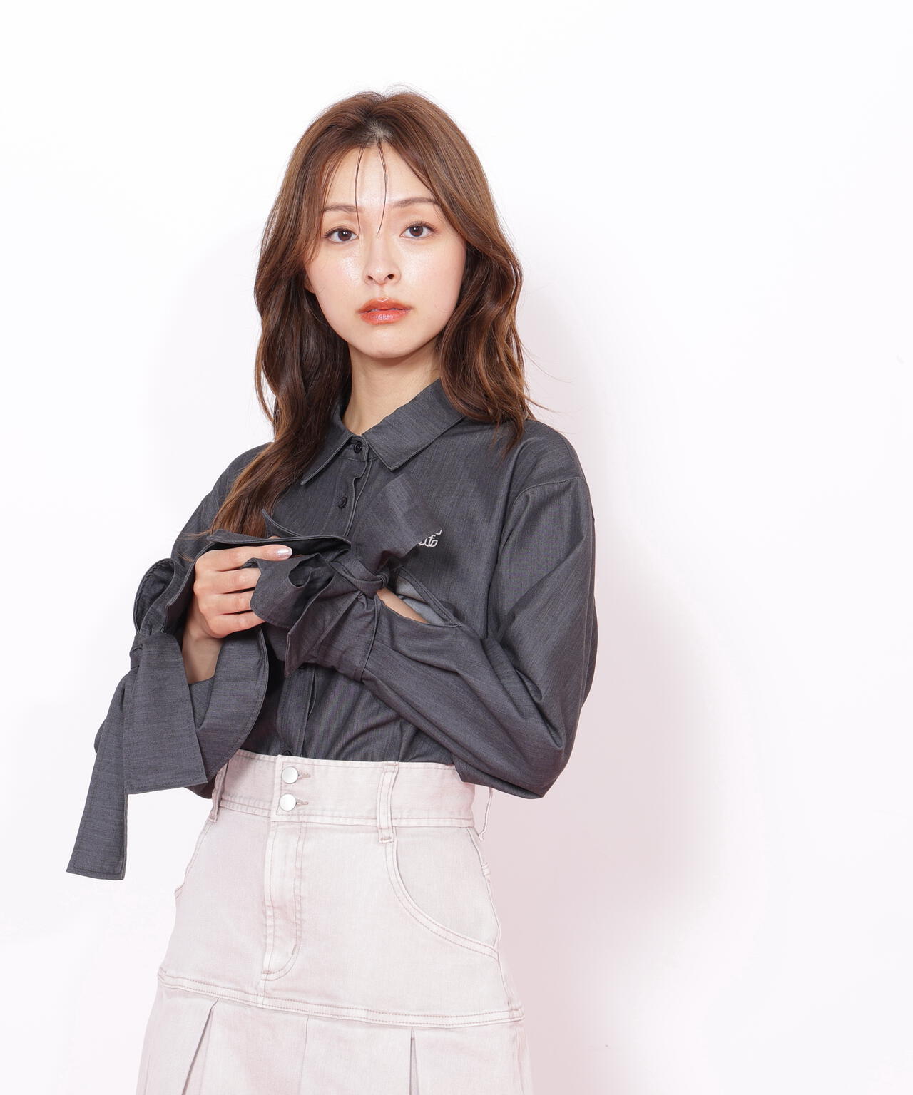 アイコニック袖リボンブラウス