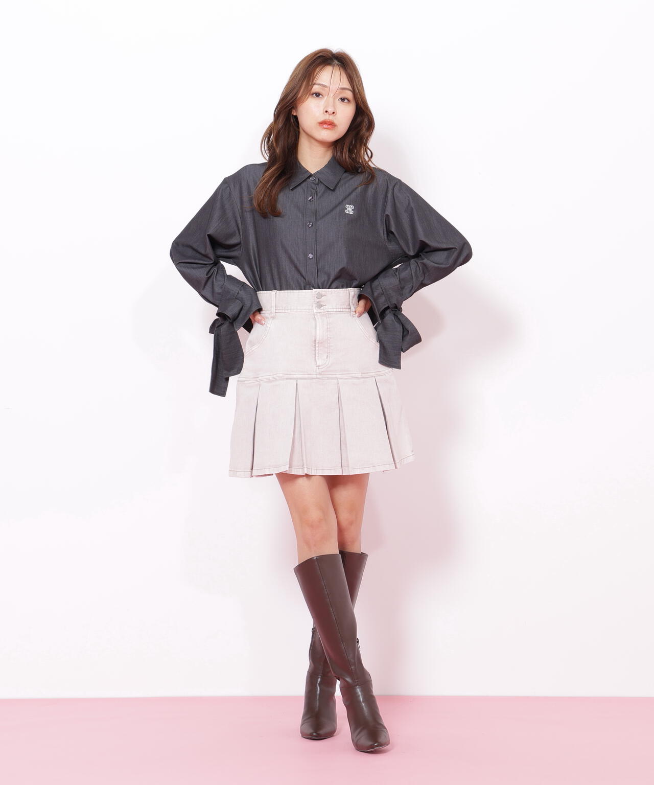 アイコニック袖リボンブラウス