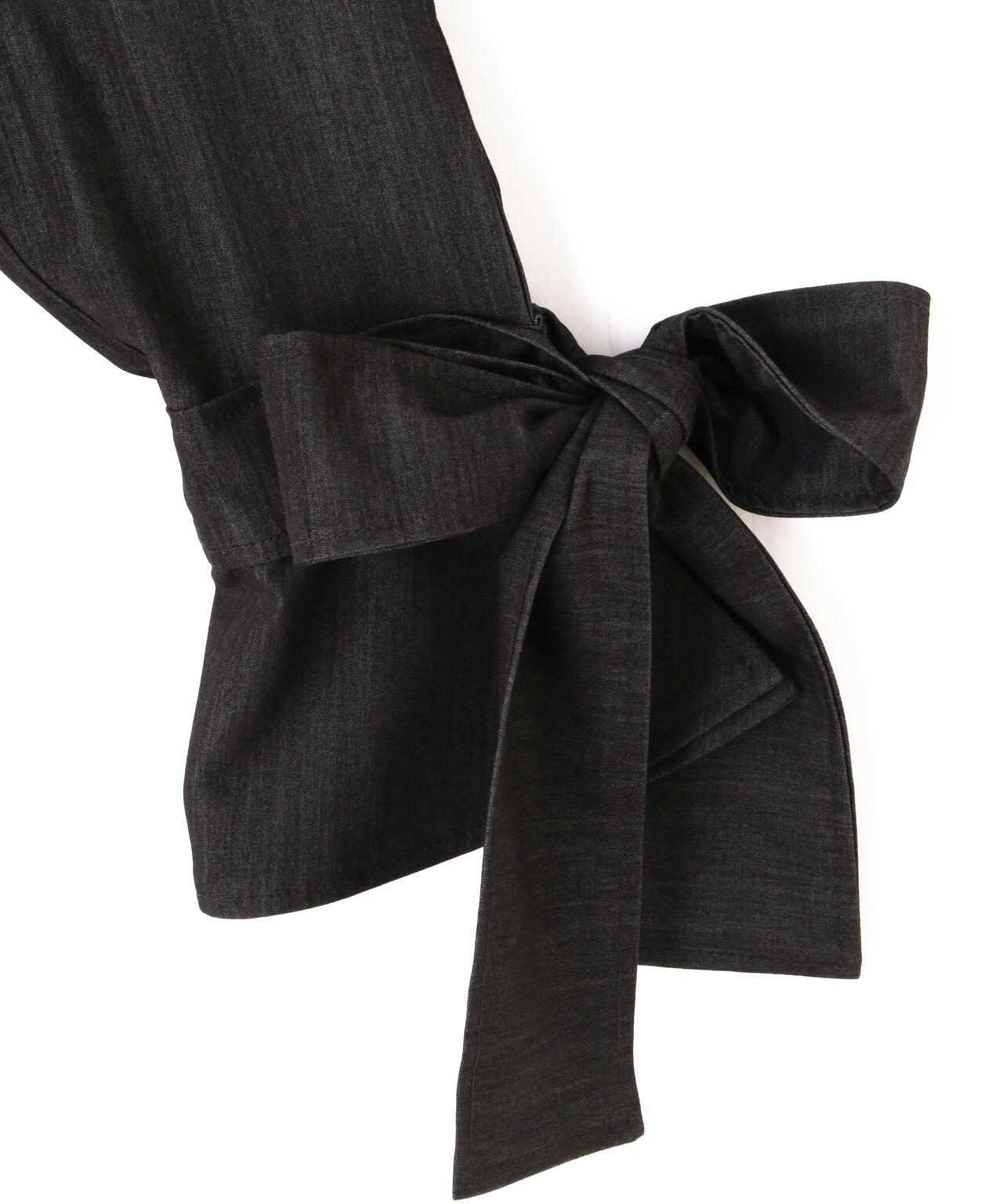 アイコニック袖リボンブラウス