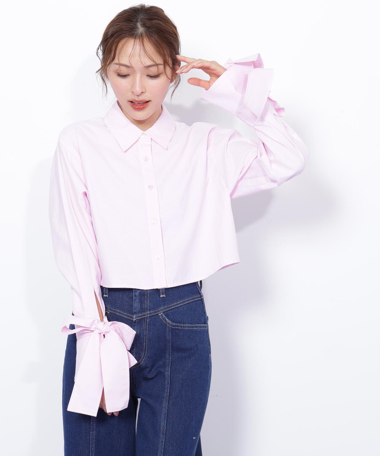 アイコニック袖リボンブラウス