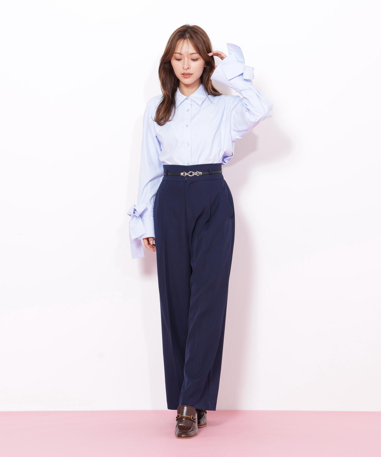 アイコニック袖リボンブラウス