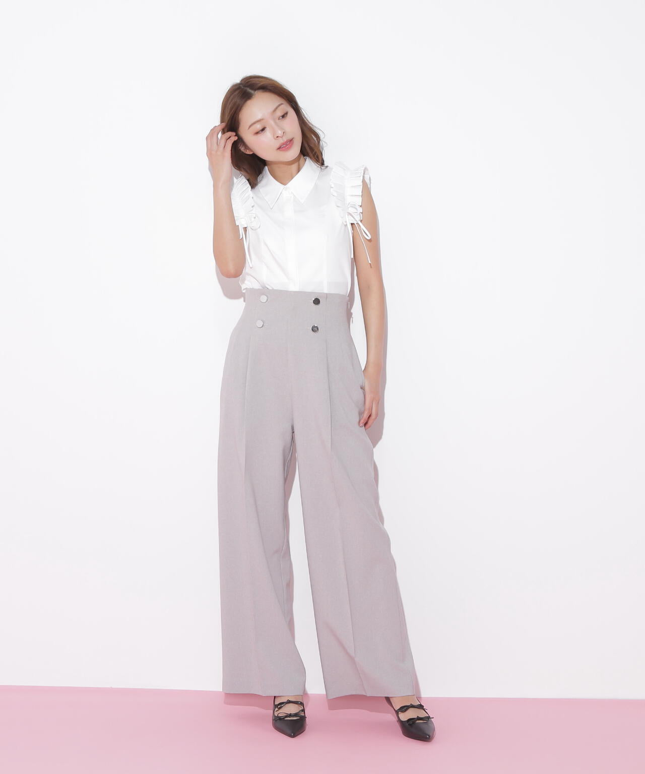 ショルダーフリルブラウス