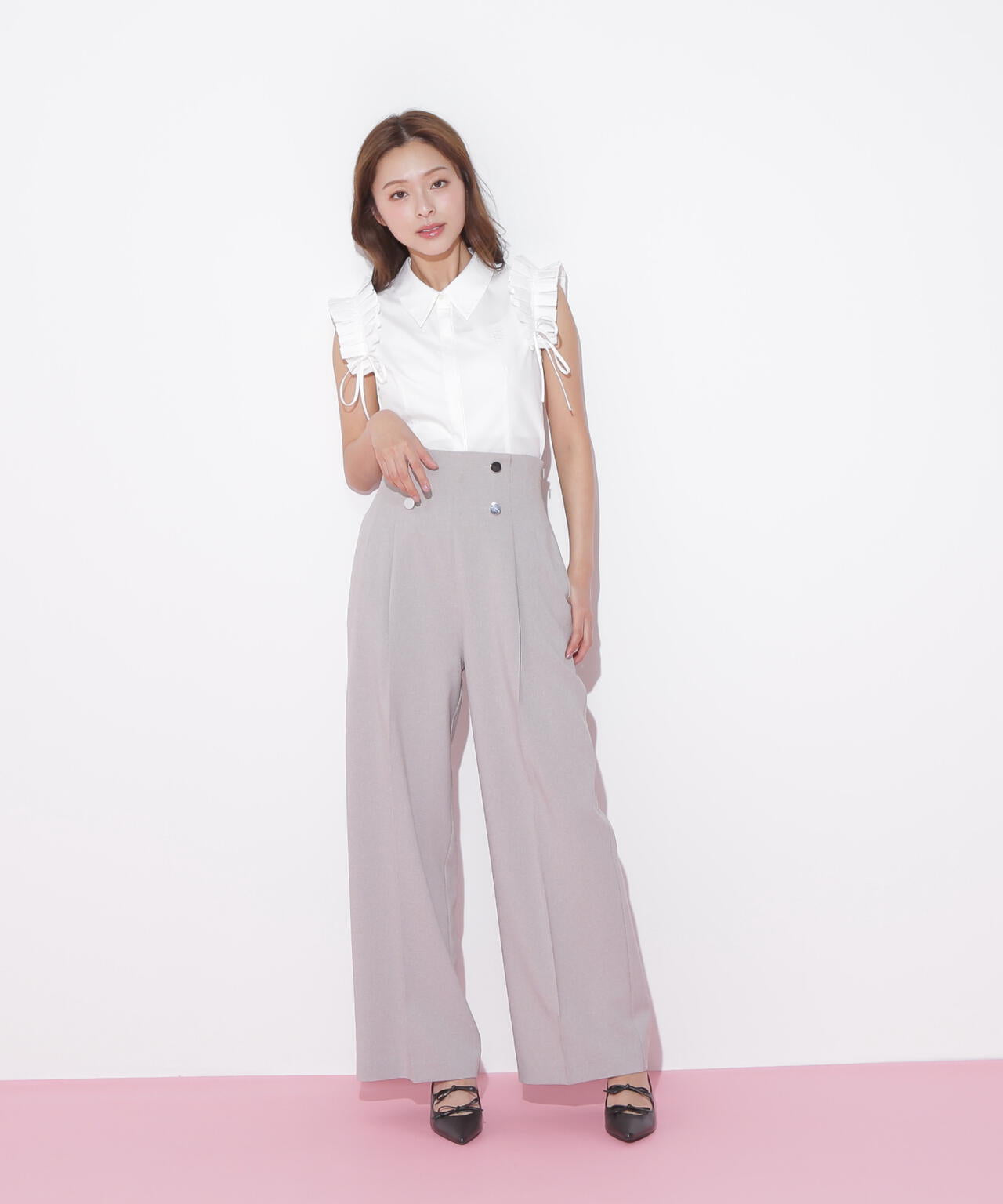 ショルダーフリルブラウス