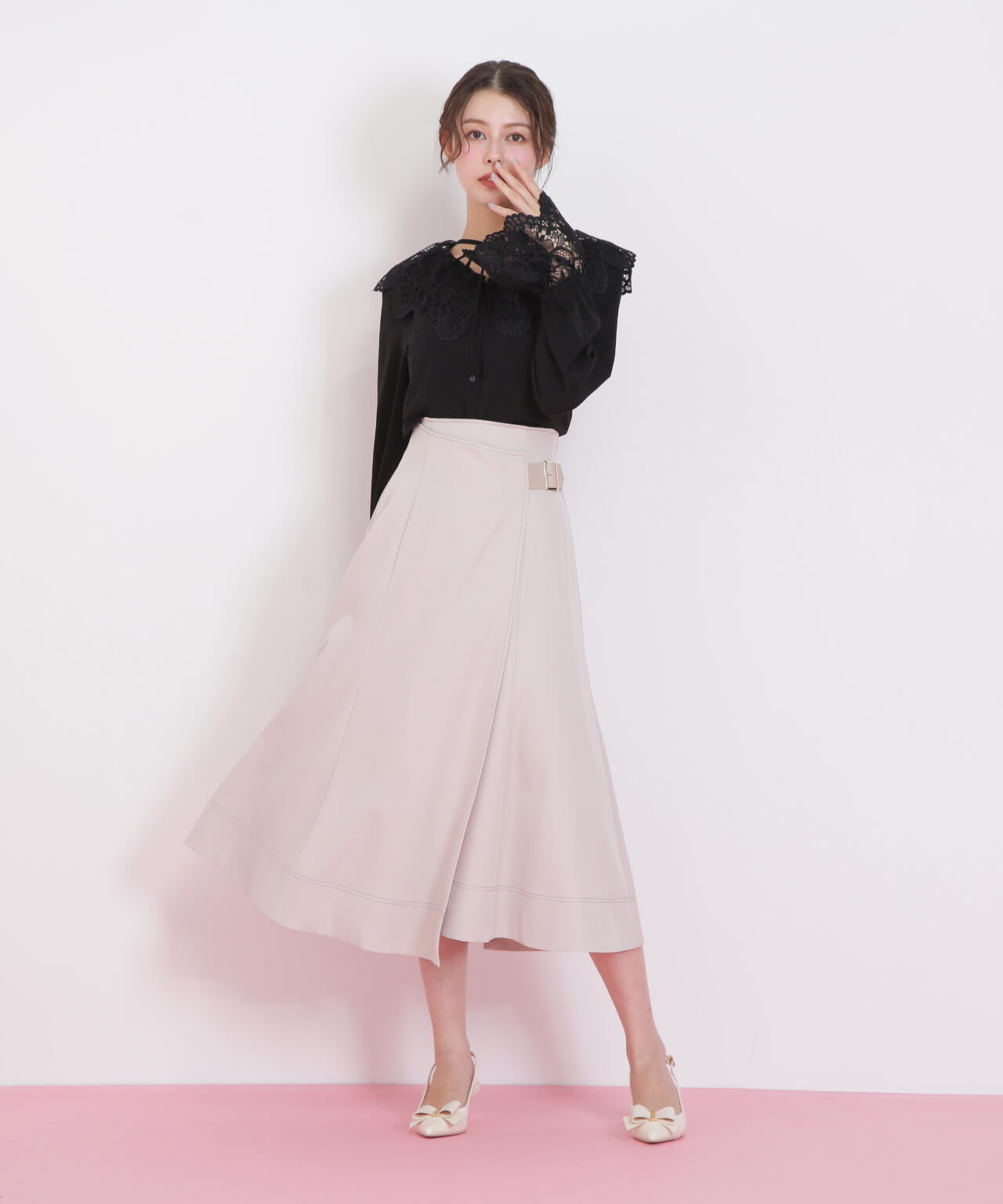 レース衿ブラウス