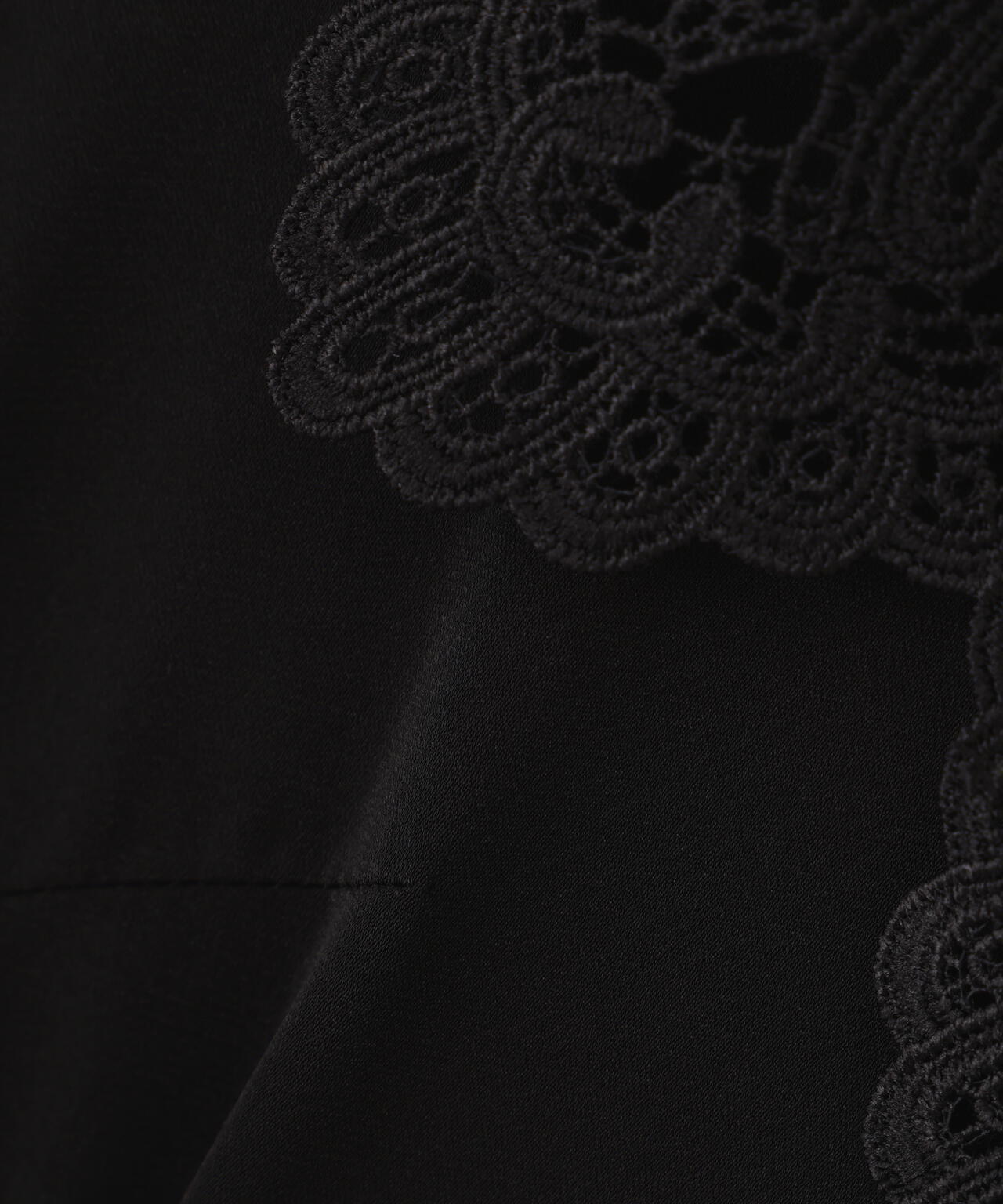 レース衿ブラウス