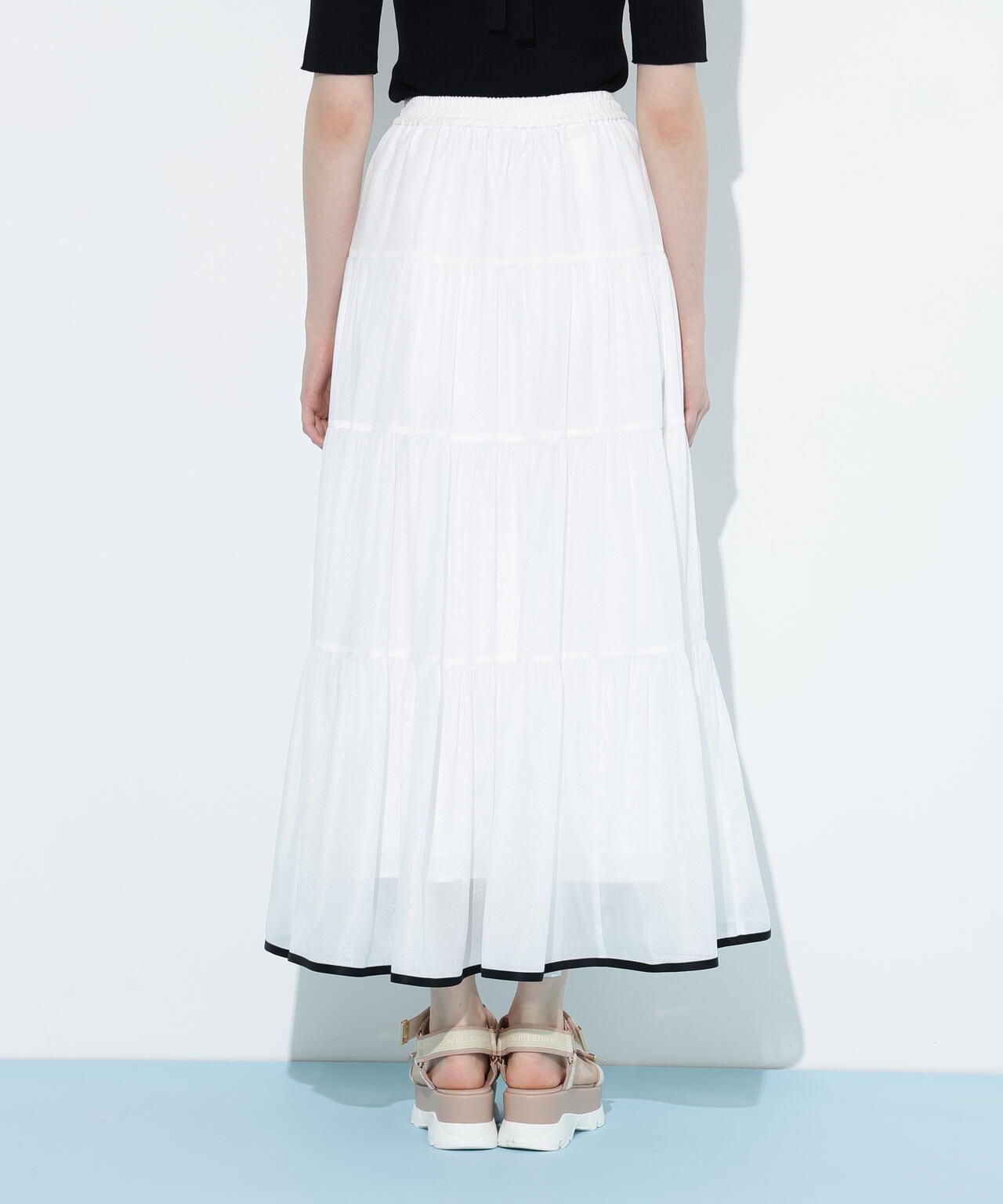 ヘムラインティアードスカート