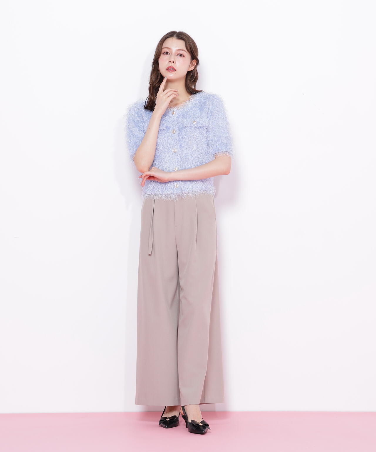 細ベルト付きワイドパンツ