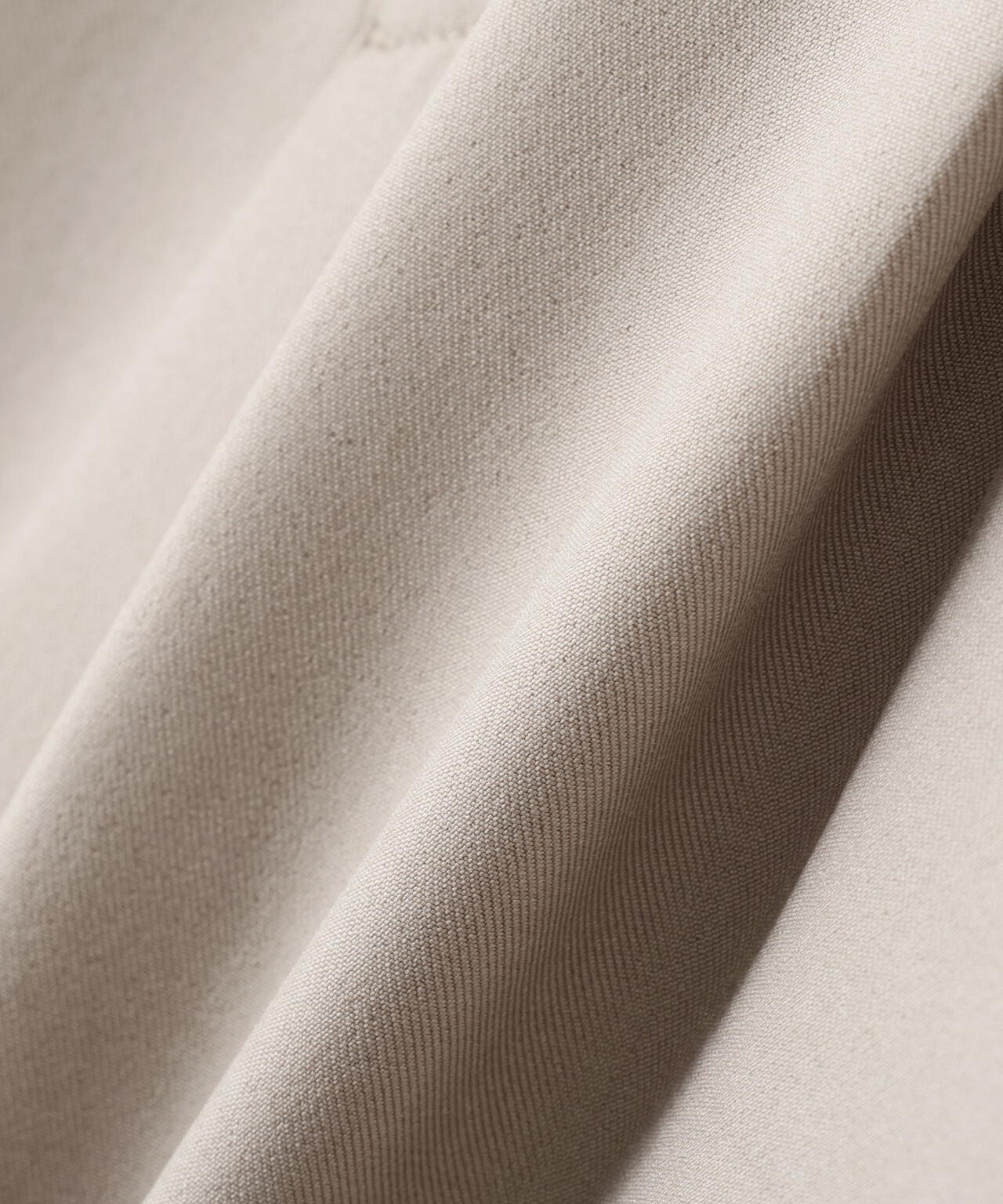 細ベルト付きワイドパンツ