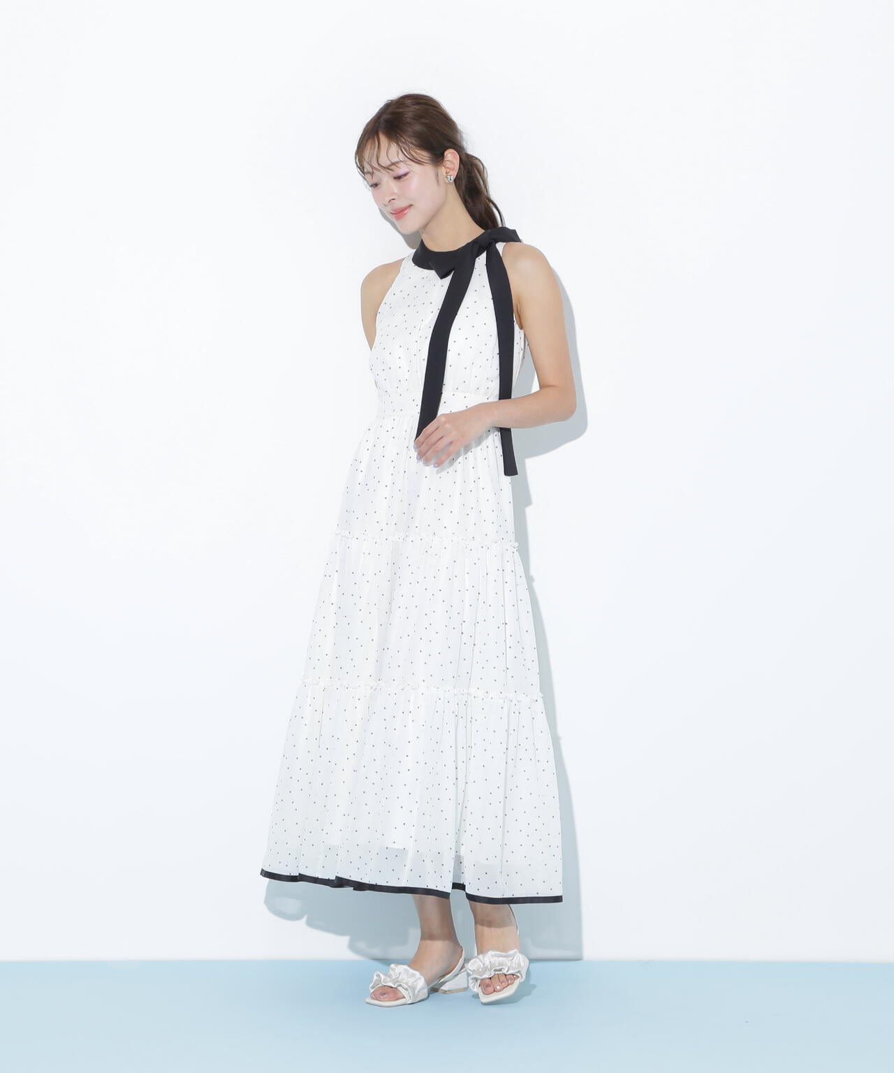 ホルターネックティアードワンピース