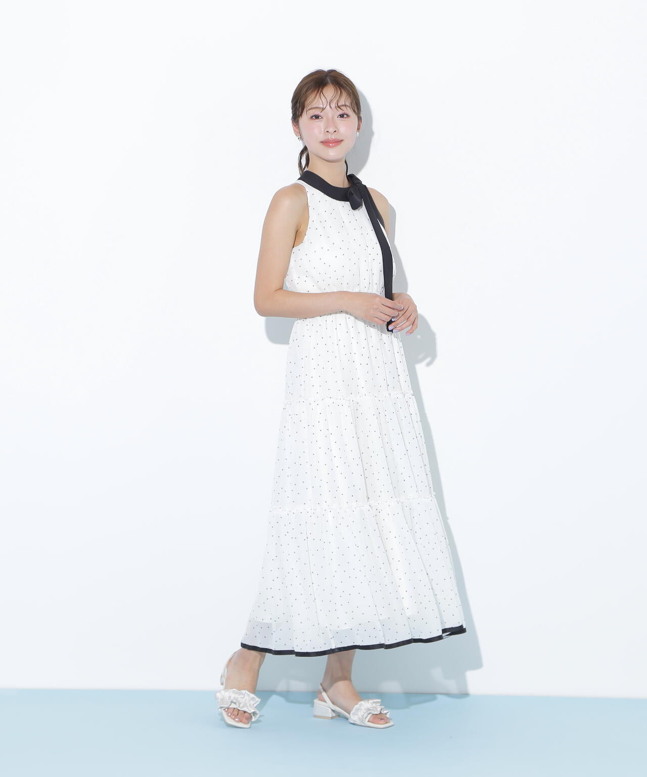 ホルターネックティアードワンピース