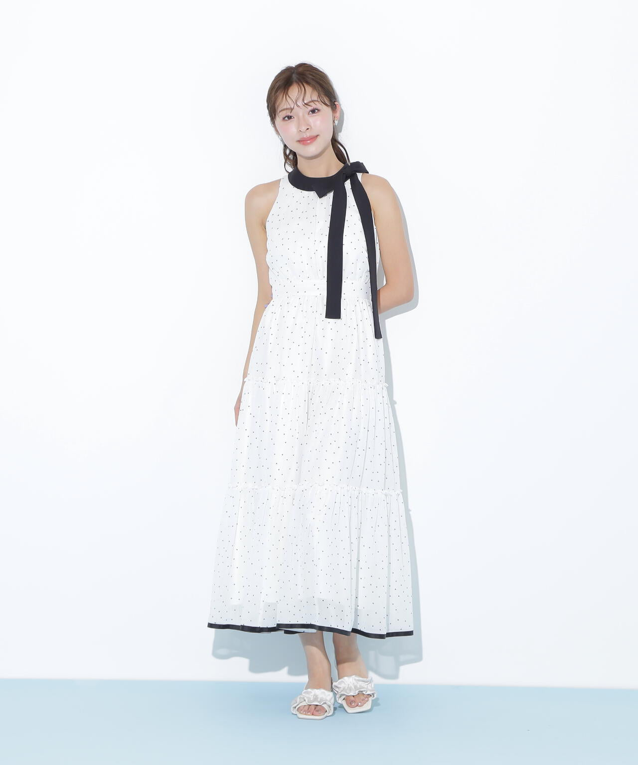 ホルターネックティアードワンピース