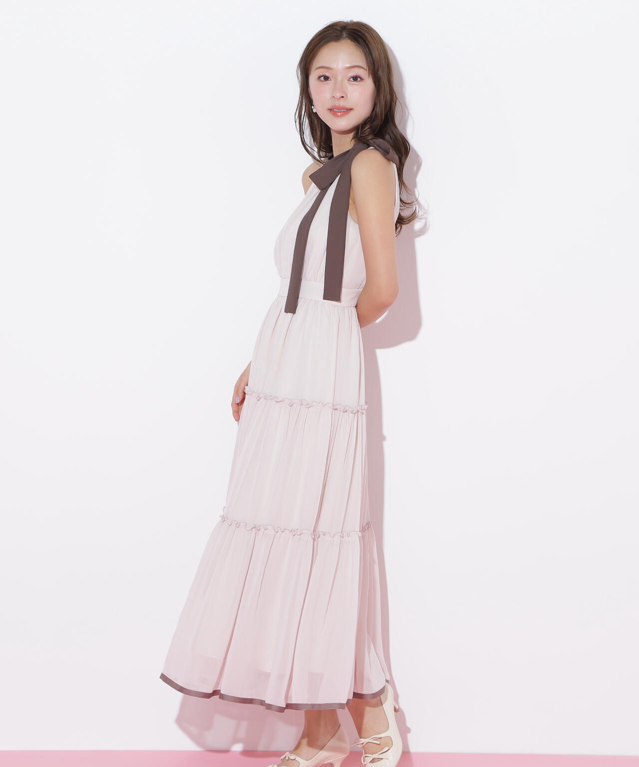 ホルターネックティアードワンピース