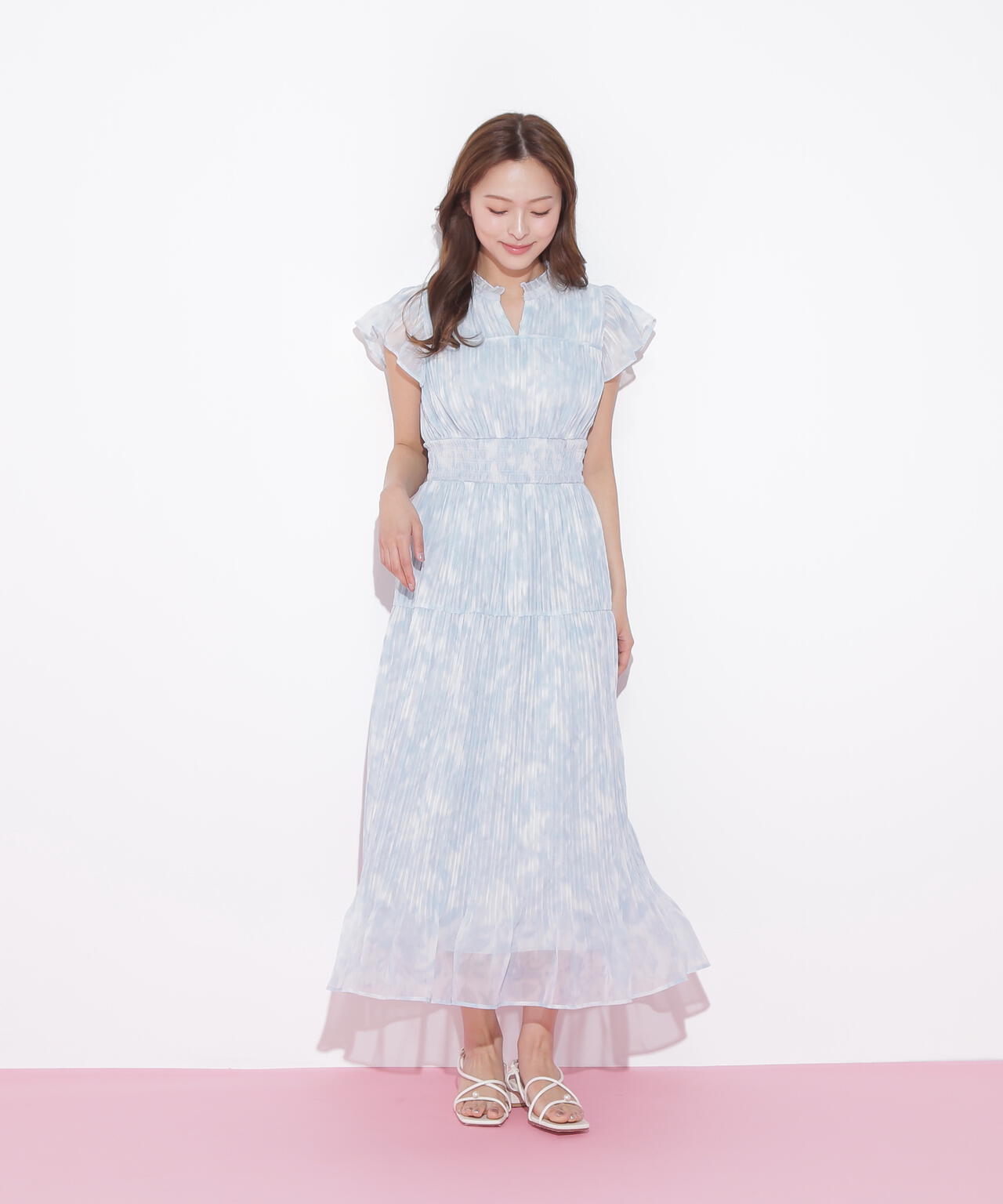 スリットネックプリーツワンピース