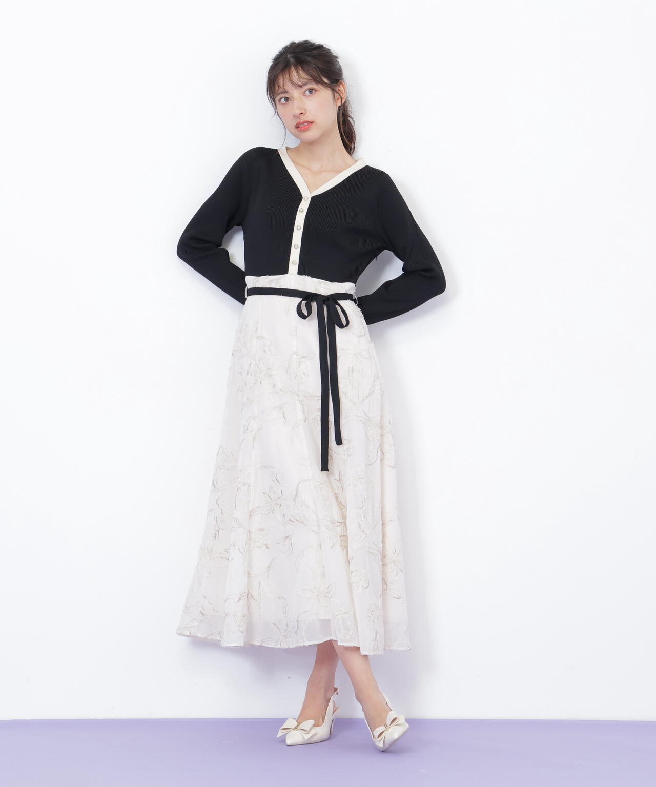 モール刺繍ドッキングニットワンピース