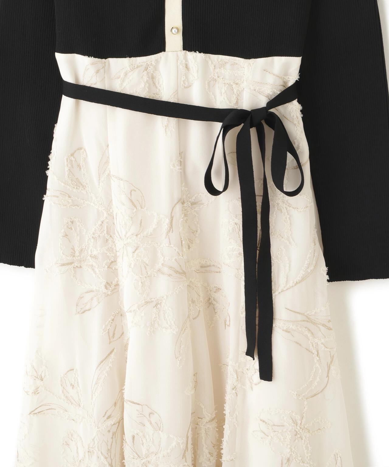 モール刺繍ドッキングニットワンピース