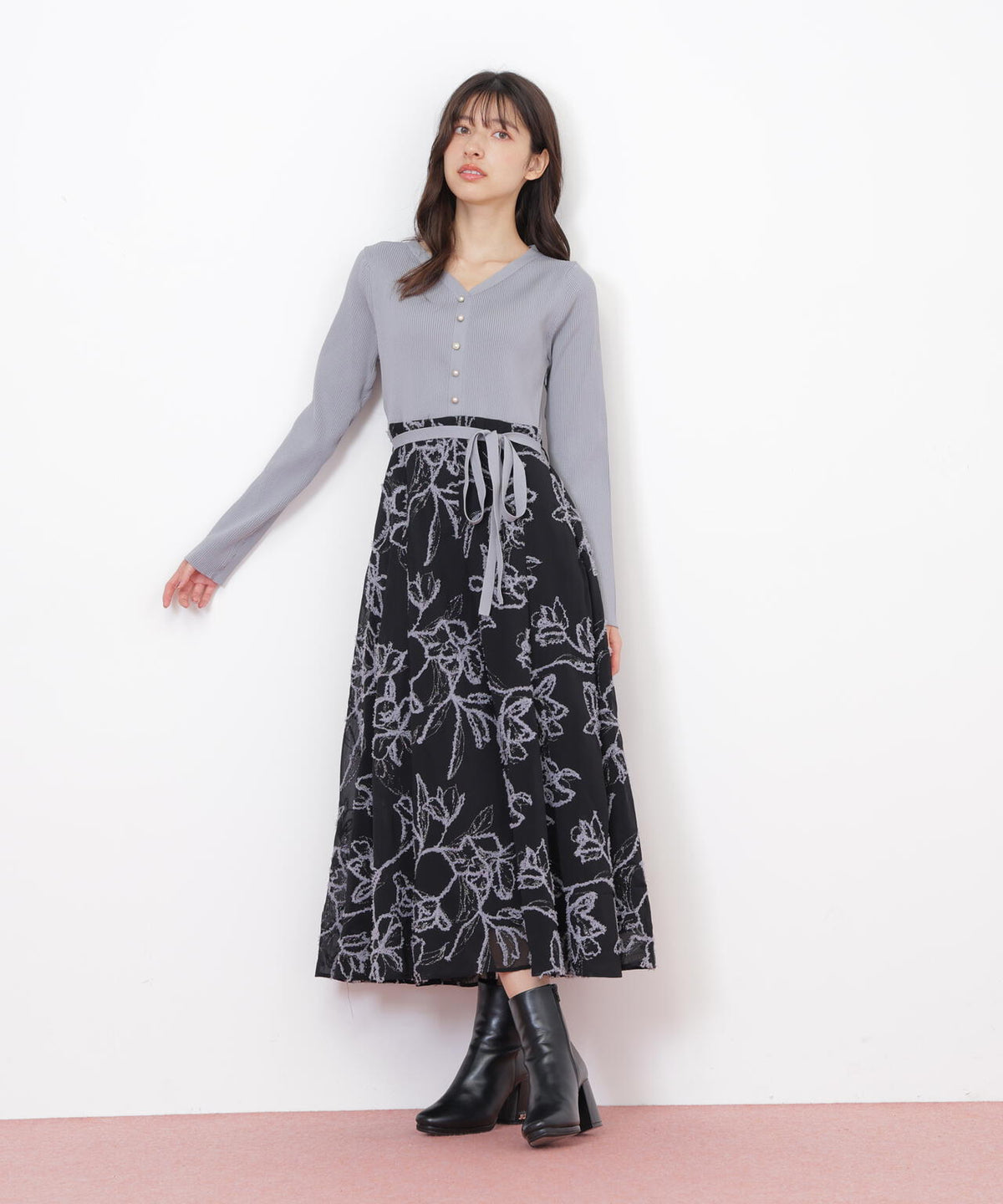 モール刺繍ドッキングニットワンピース