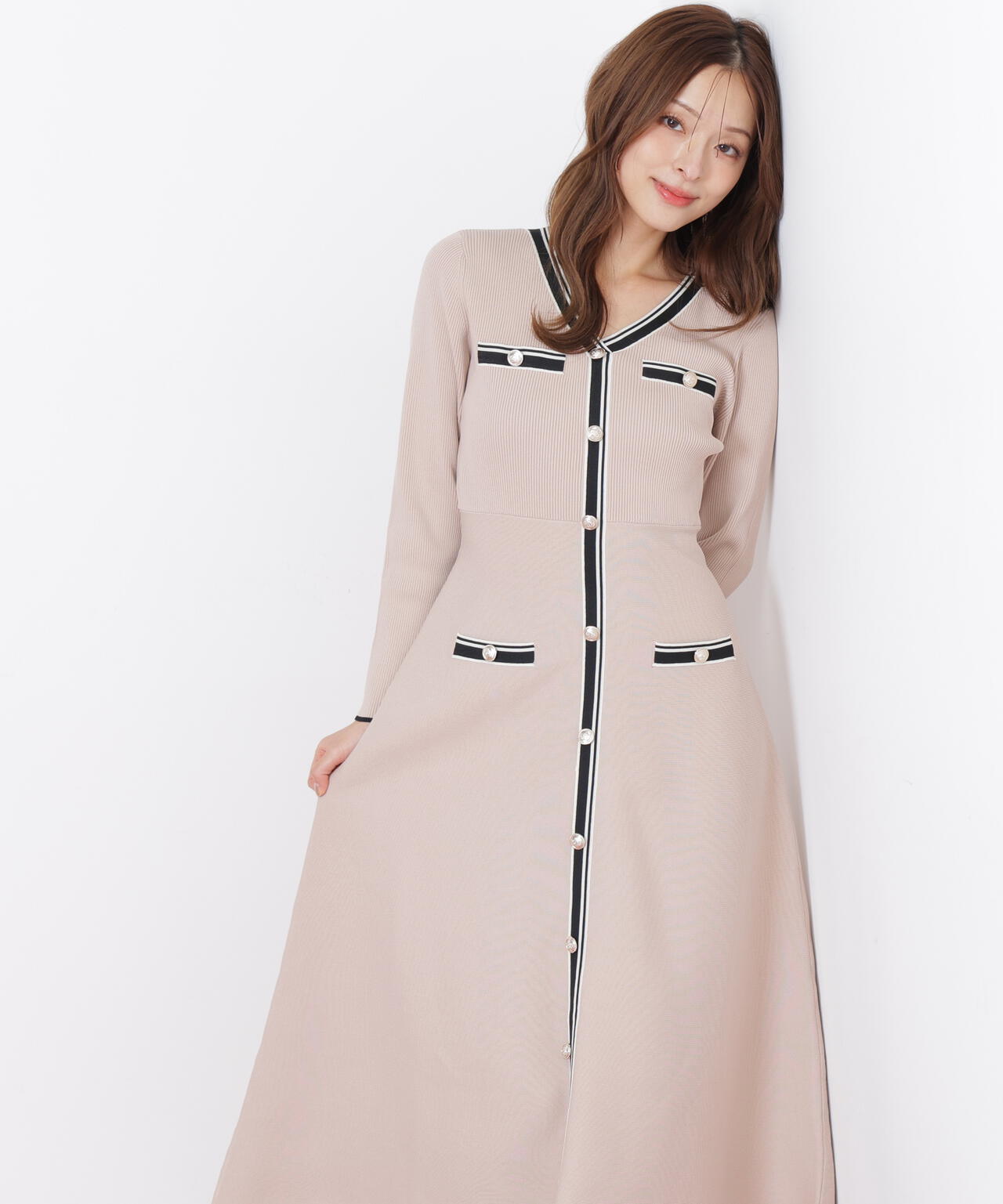 Vネック配色ラインフレアワンピース