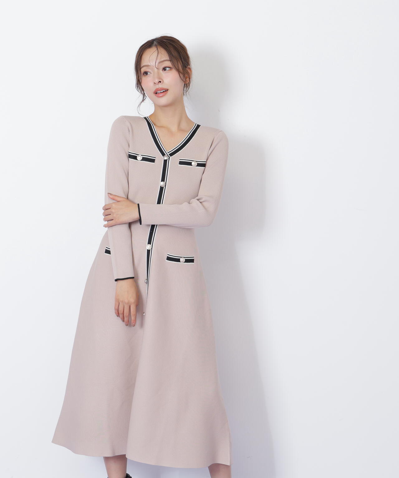 Vネック配色ラインフレアワンピース