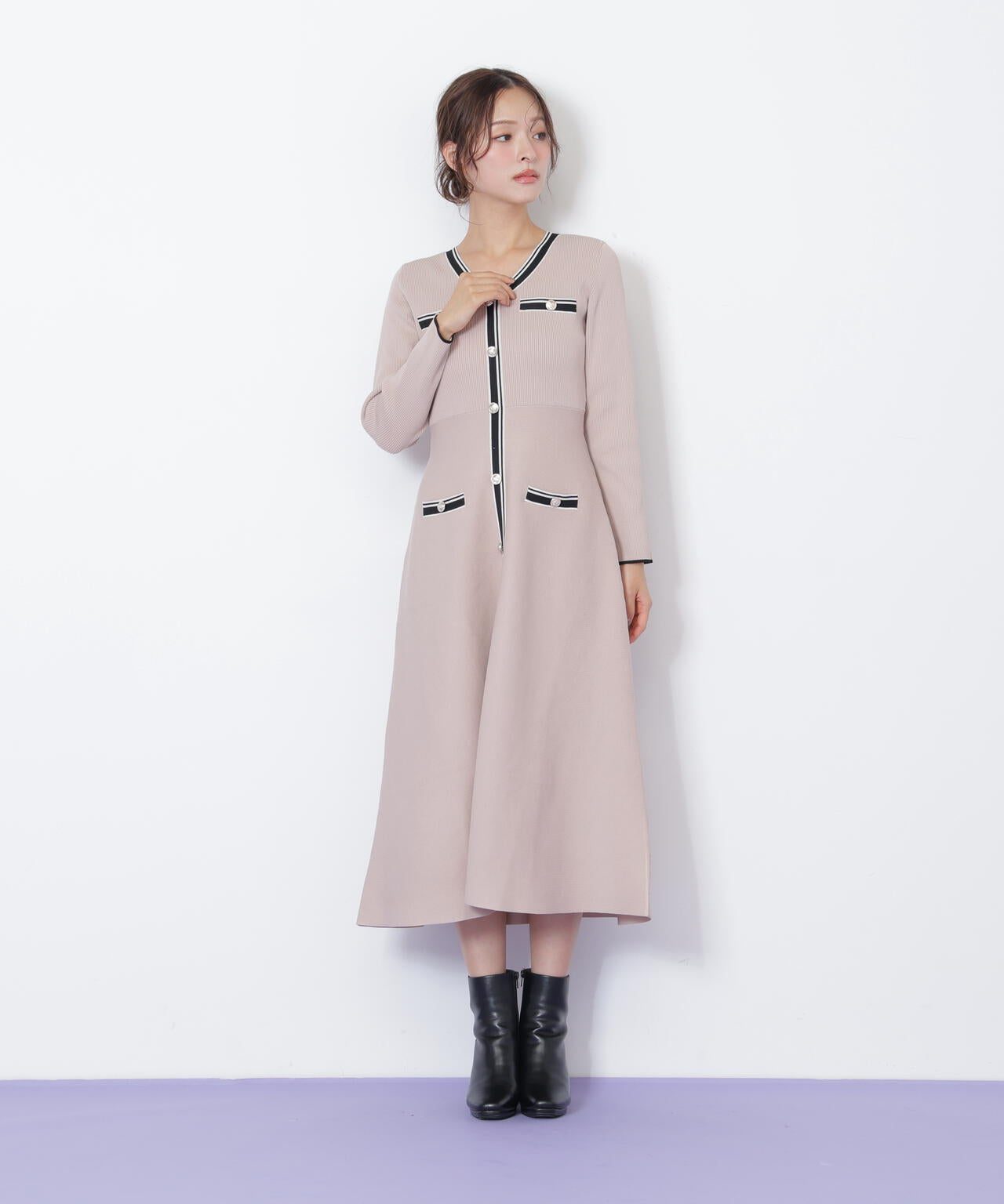 Vネック配色ラインフレアワンピース