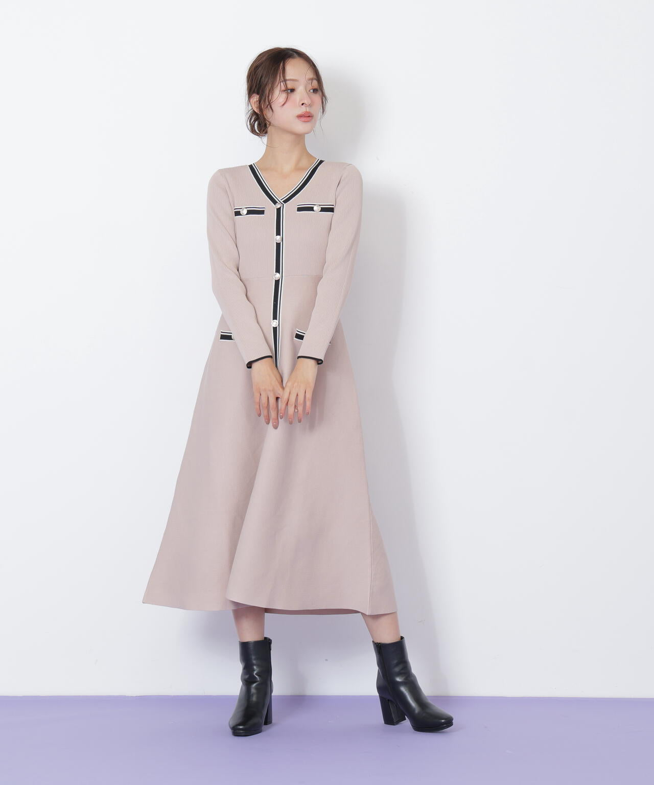 Vネック配色ラインフレアワンピース